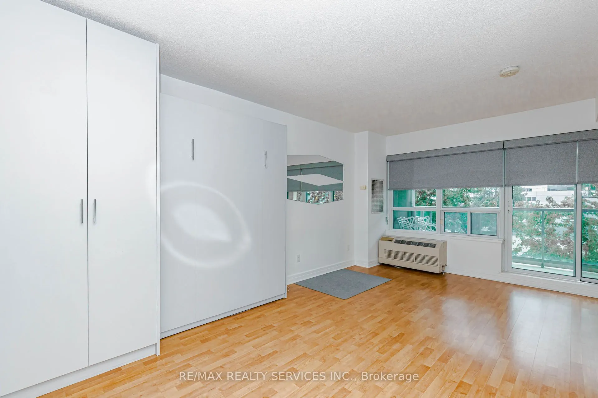 19 Avondale Avenue #208