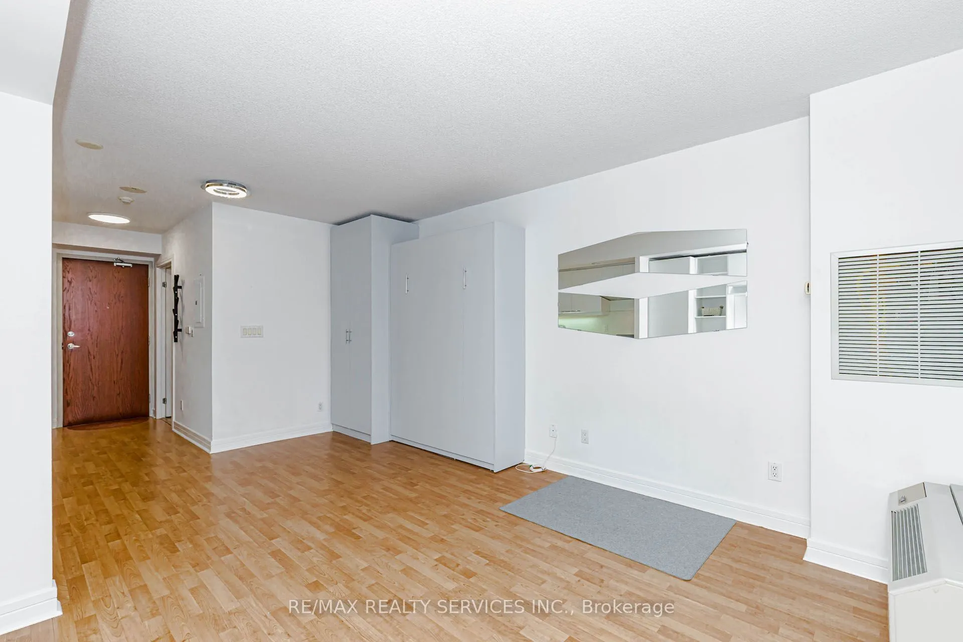 19 Avondale Avenue #208