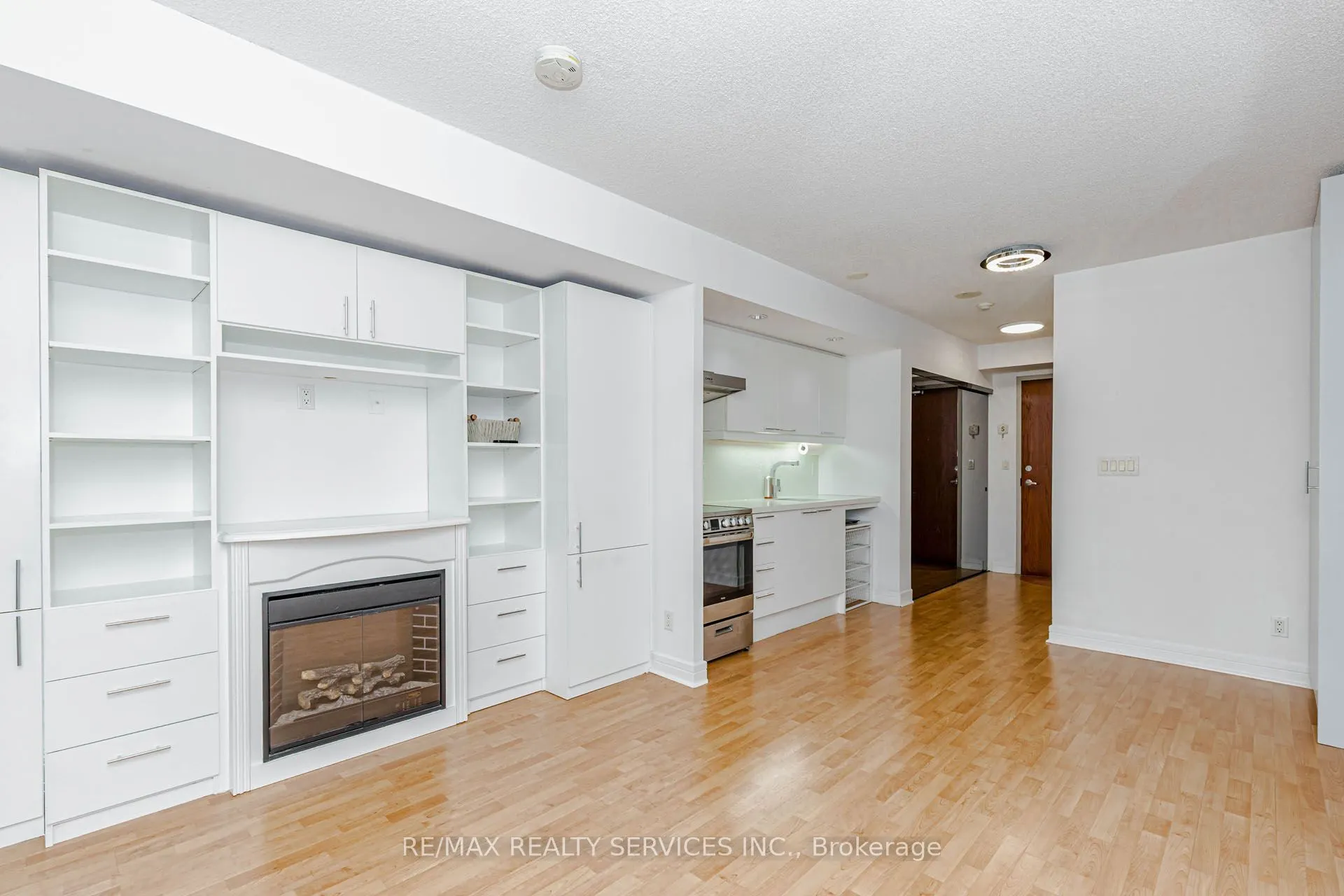 19 Avondale Avenue #208
