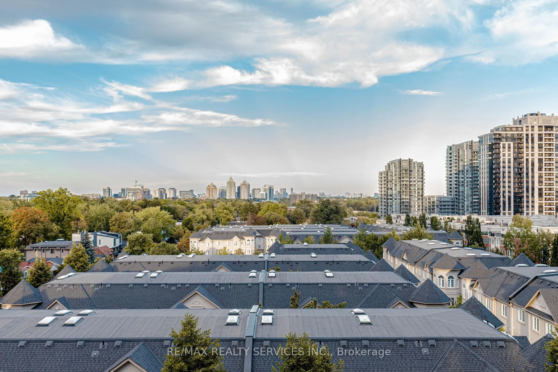 19 Avondale Avenue #208