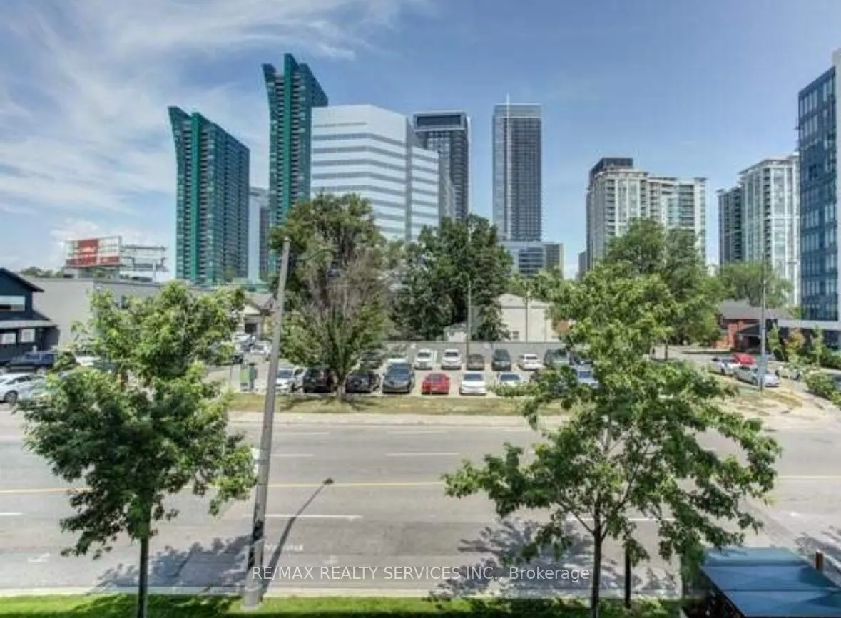 19 Avondale Avenue #208