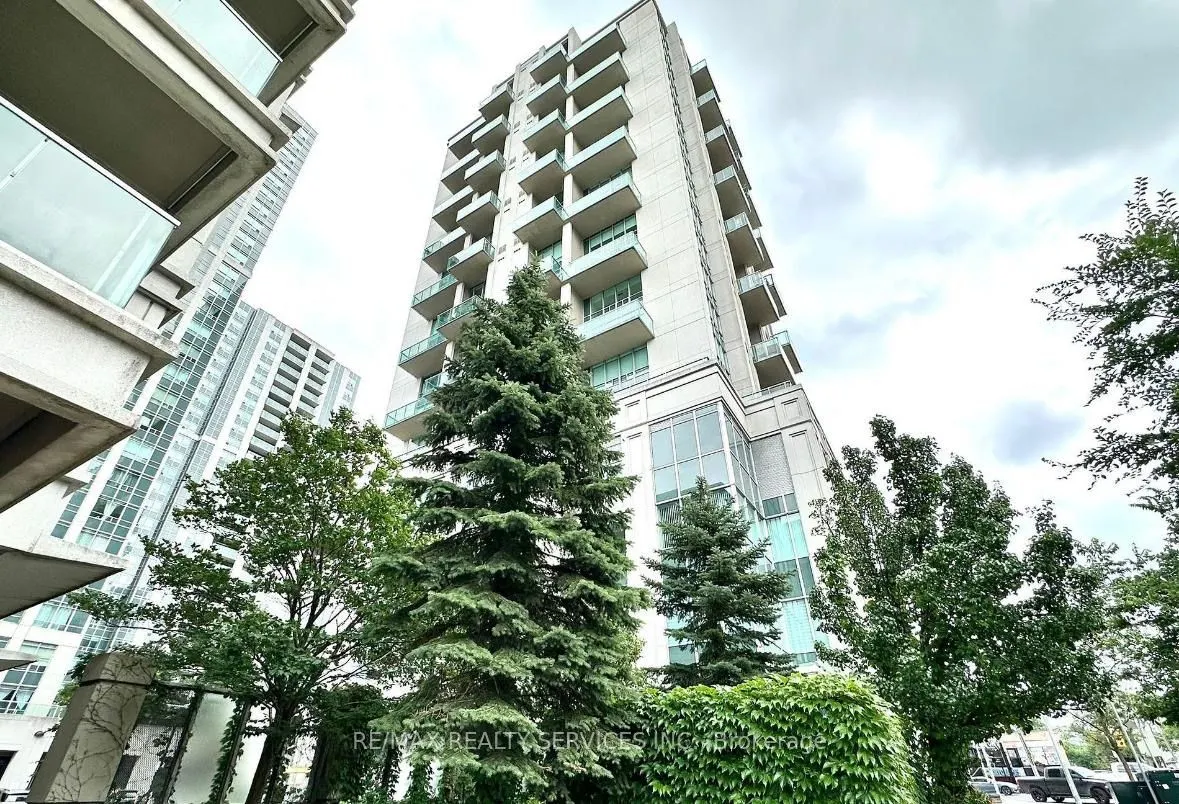 19 Avondale Avenue #208