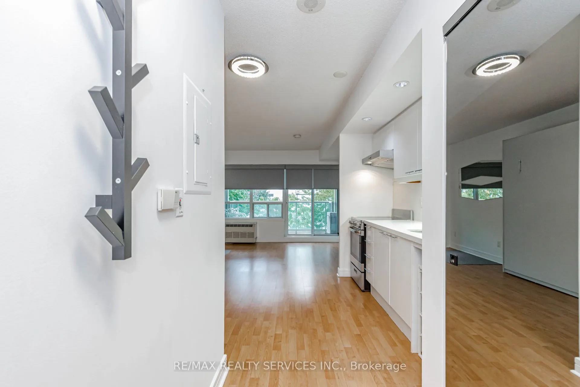 19 Avondale Avenue #208