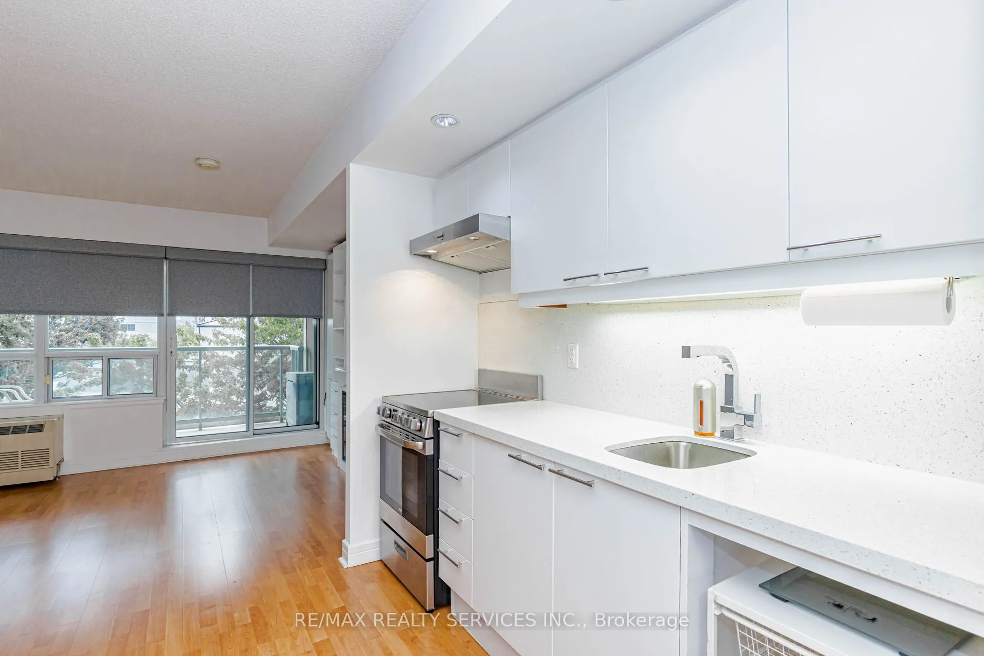 19 Avondale Avenue #208