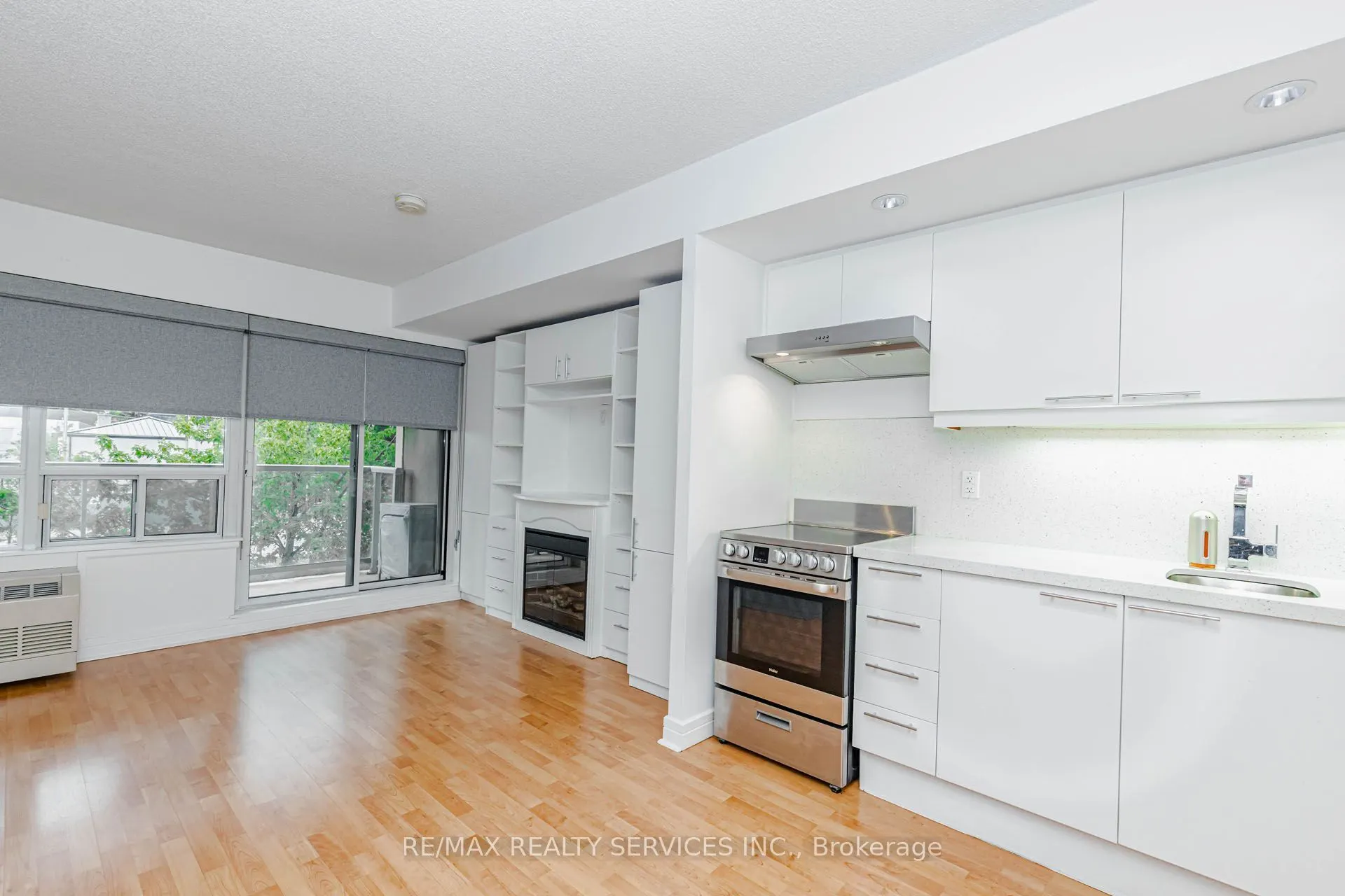 19 Avondale Avenue #208