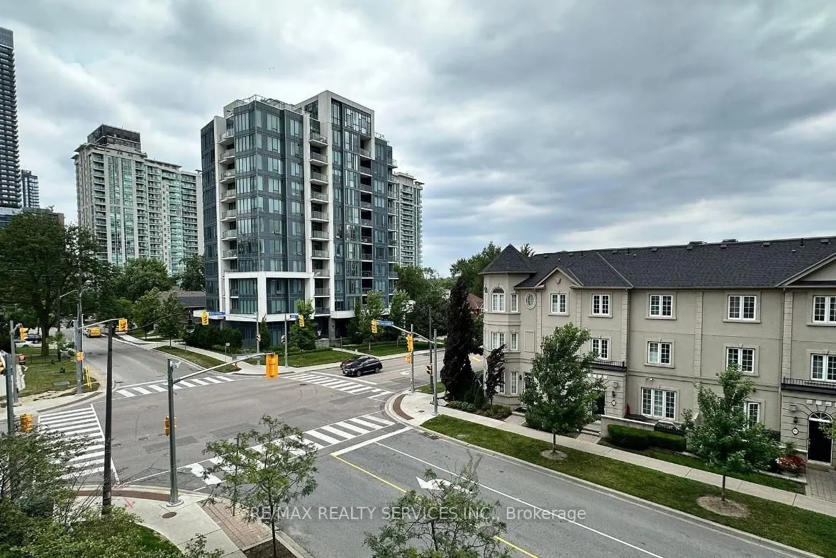 19 Avondale Avenue #208