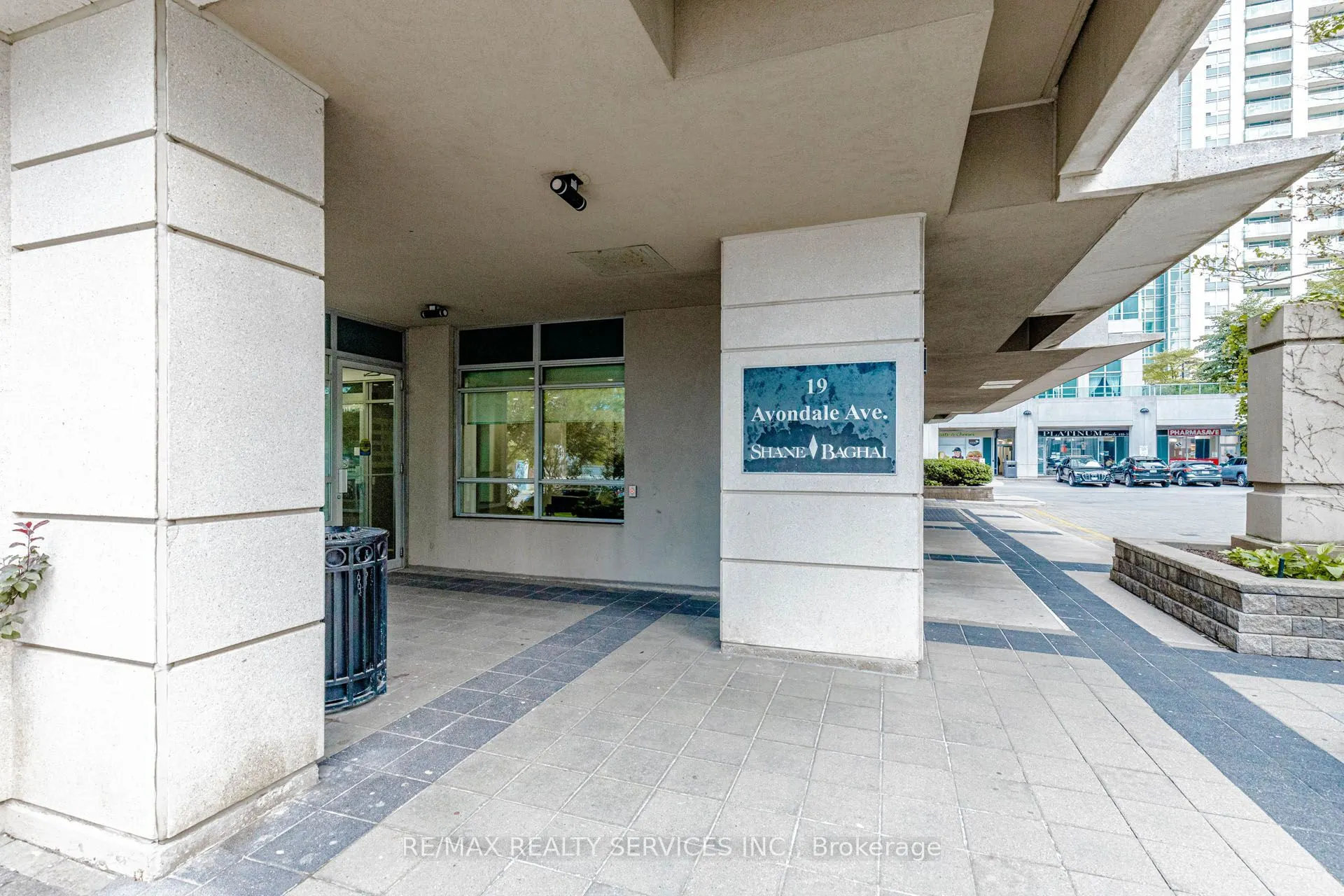 19 Avondale Avenue #208
