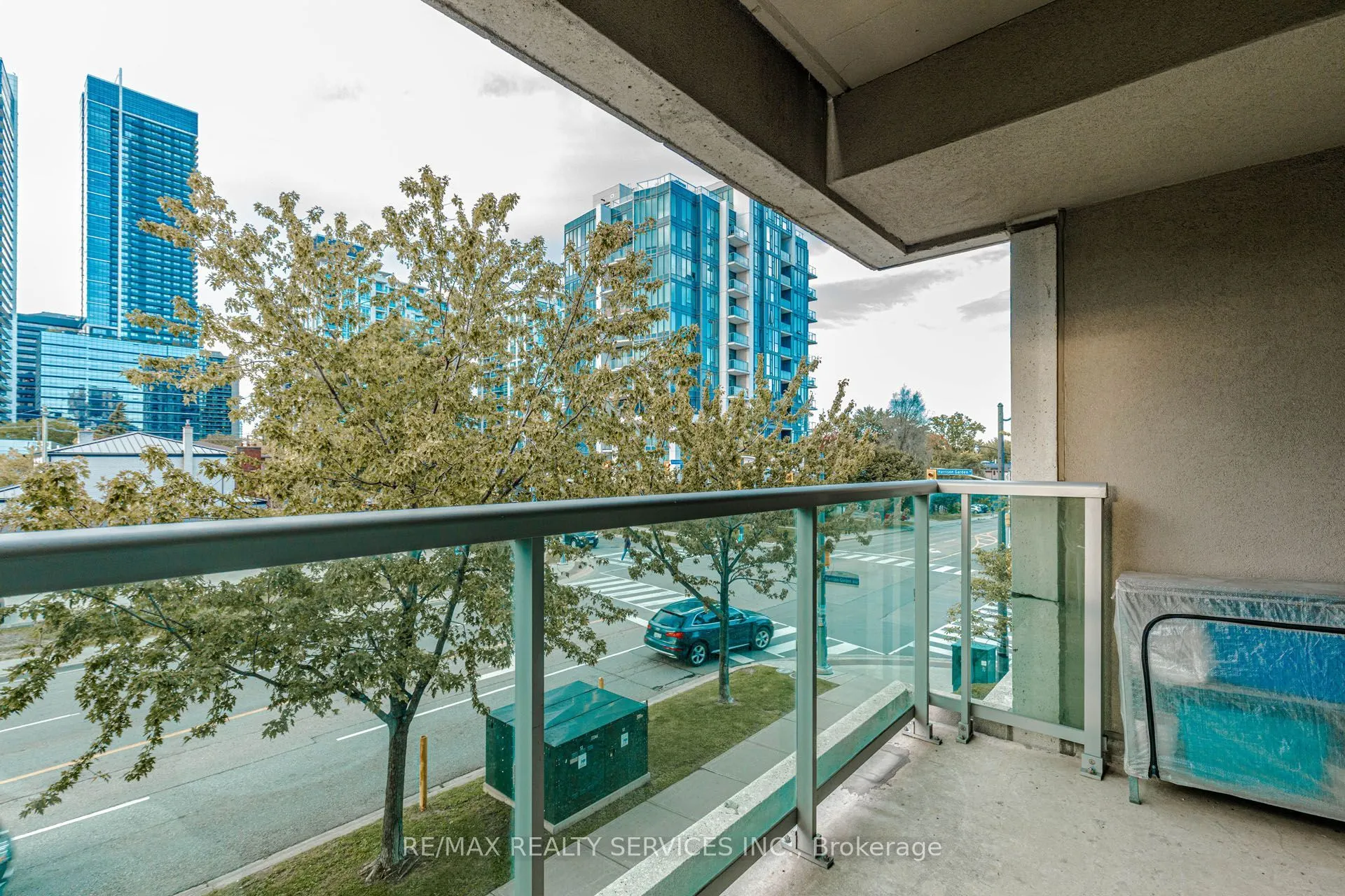 19 Avondale Avenue #208