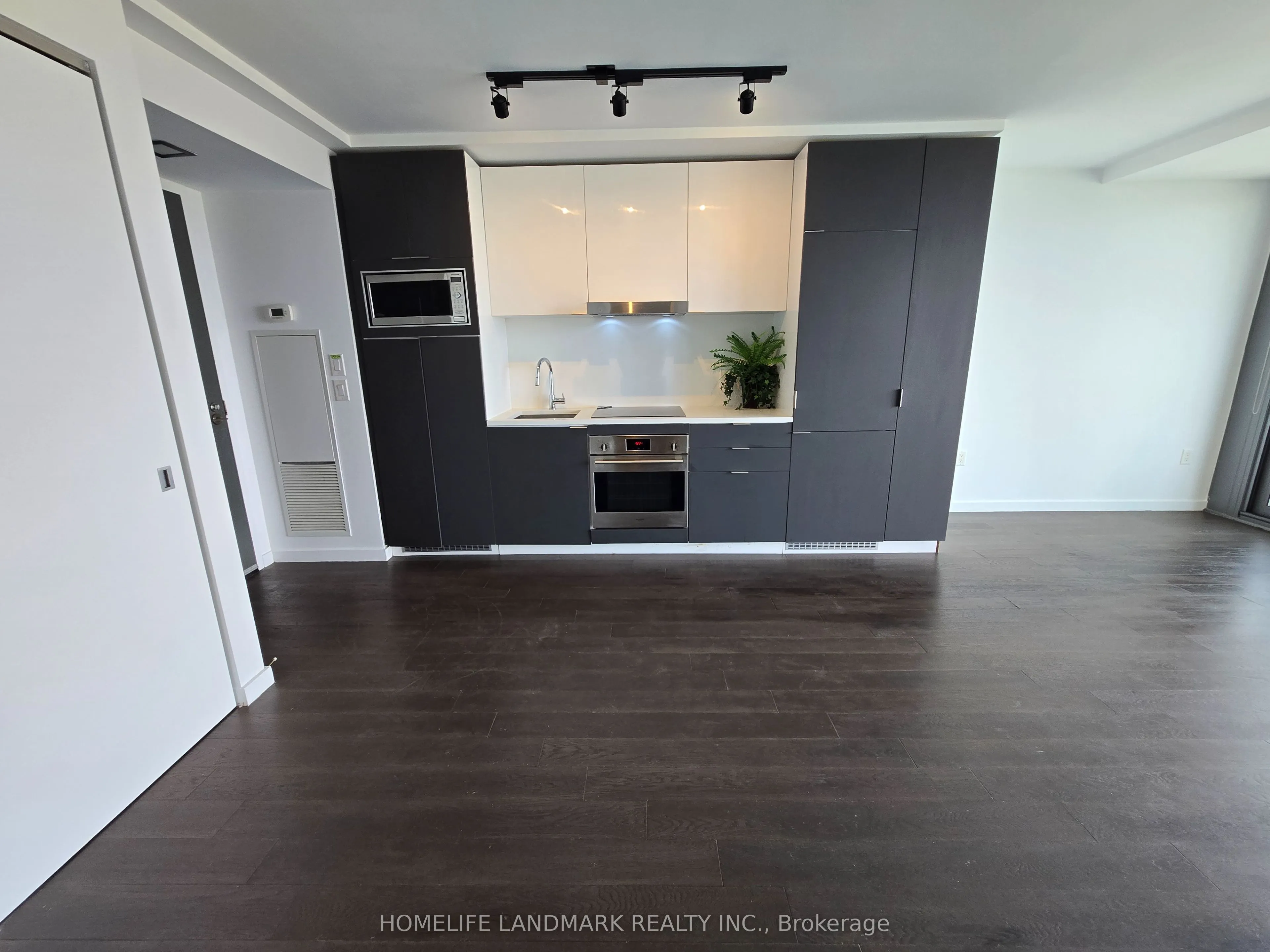 170 Bayview Avenue #715