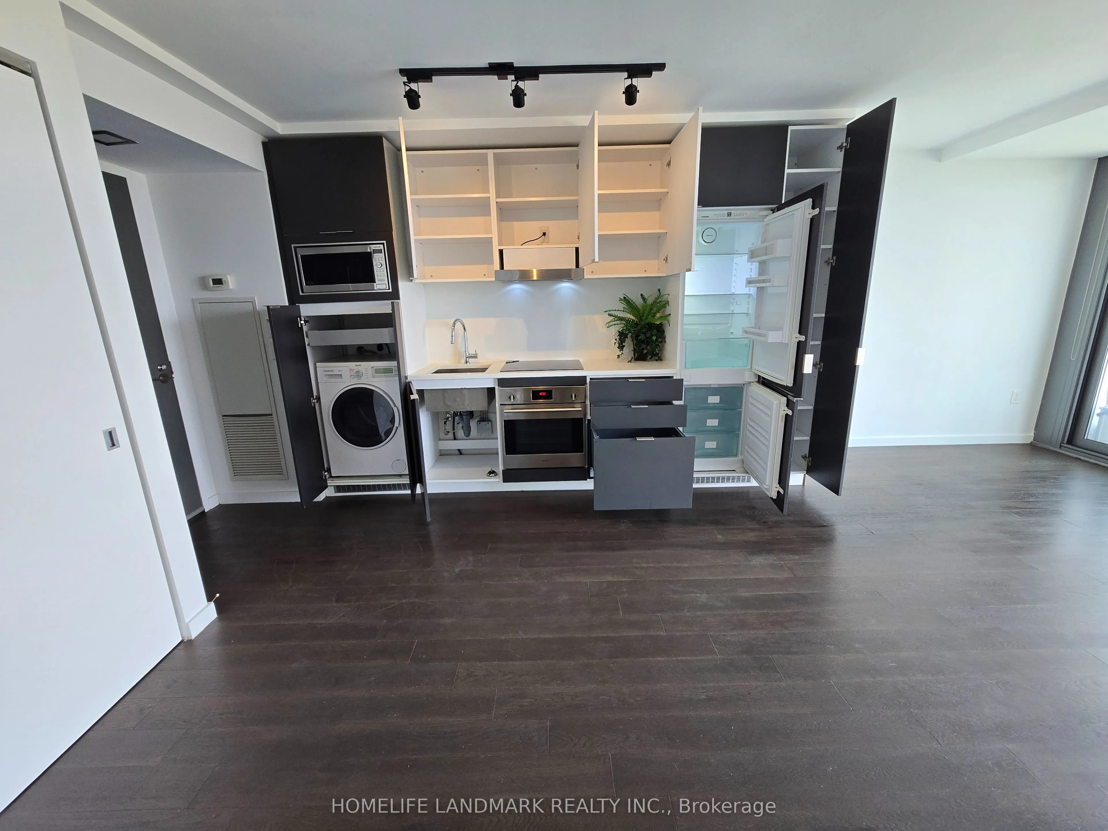 170 Bayview Avenue #715