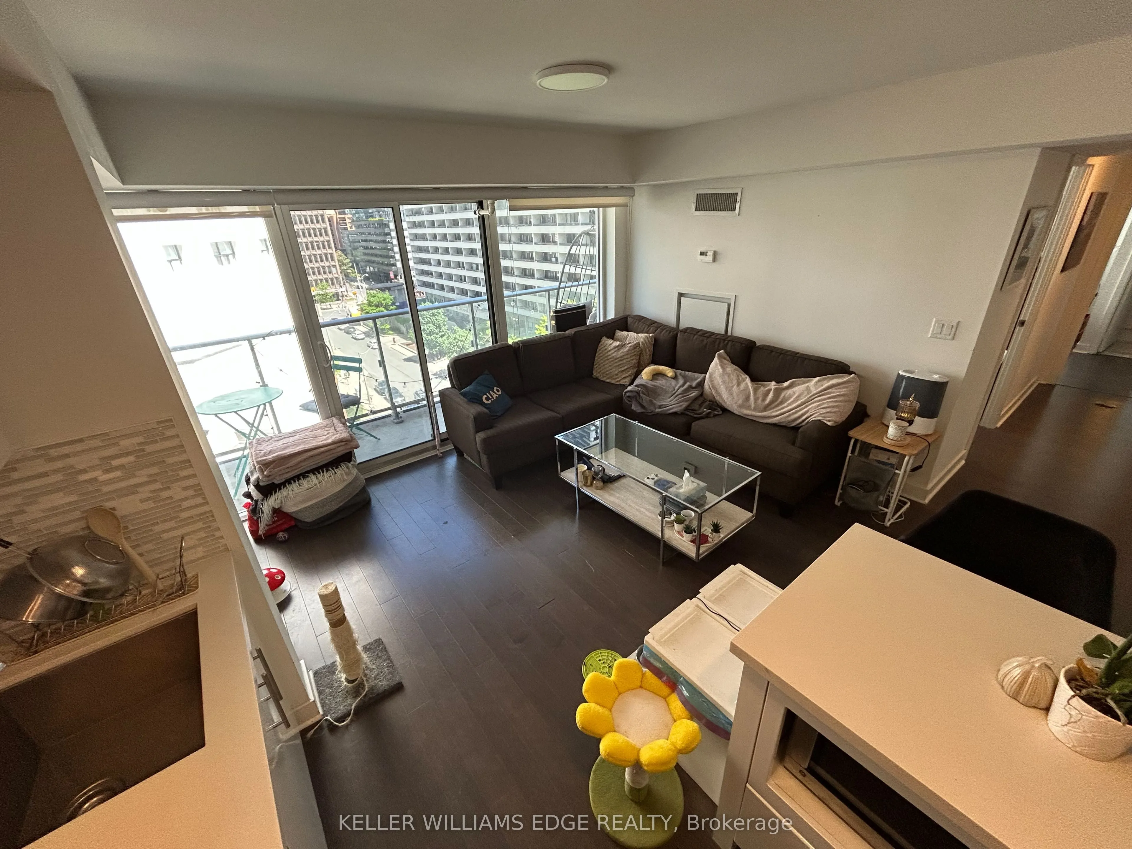 58 Orchard View Boulevard #707