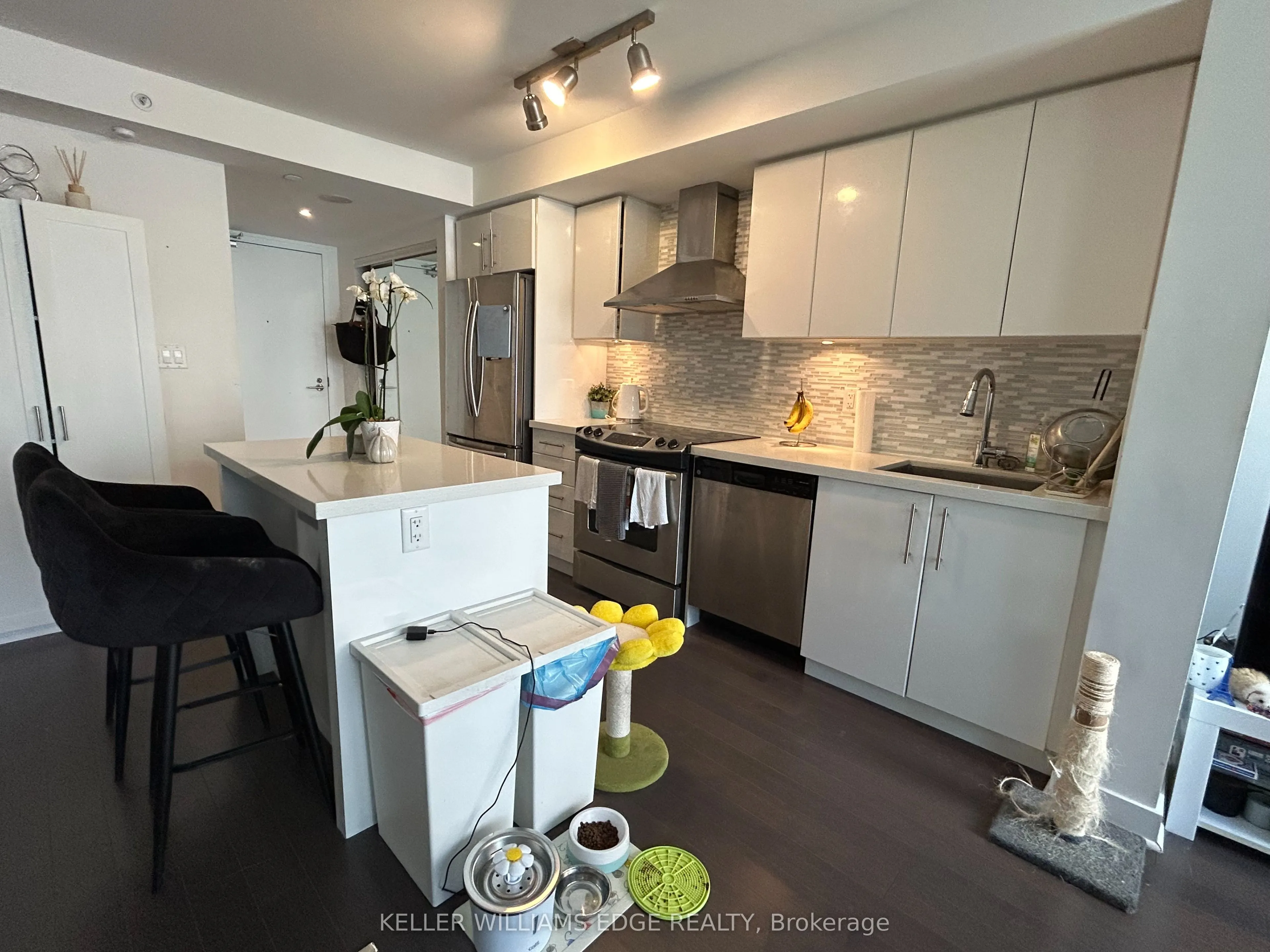 58 Orchard View Boulevard #707