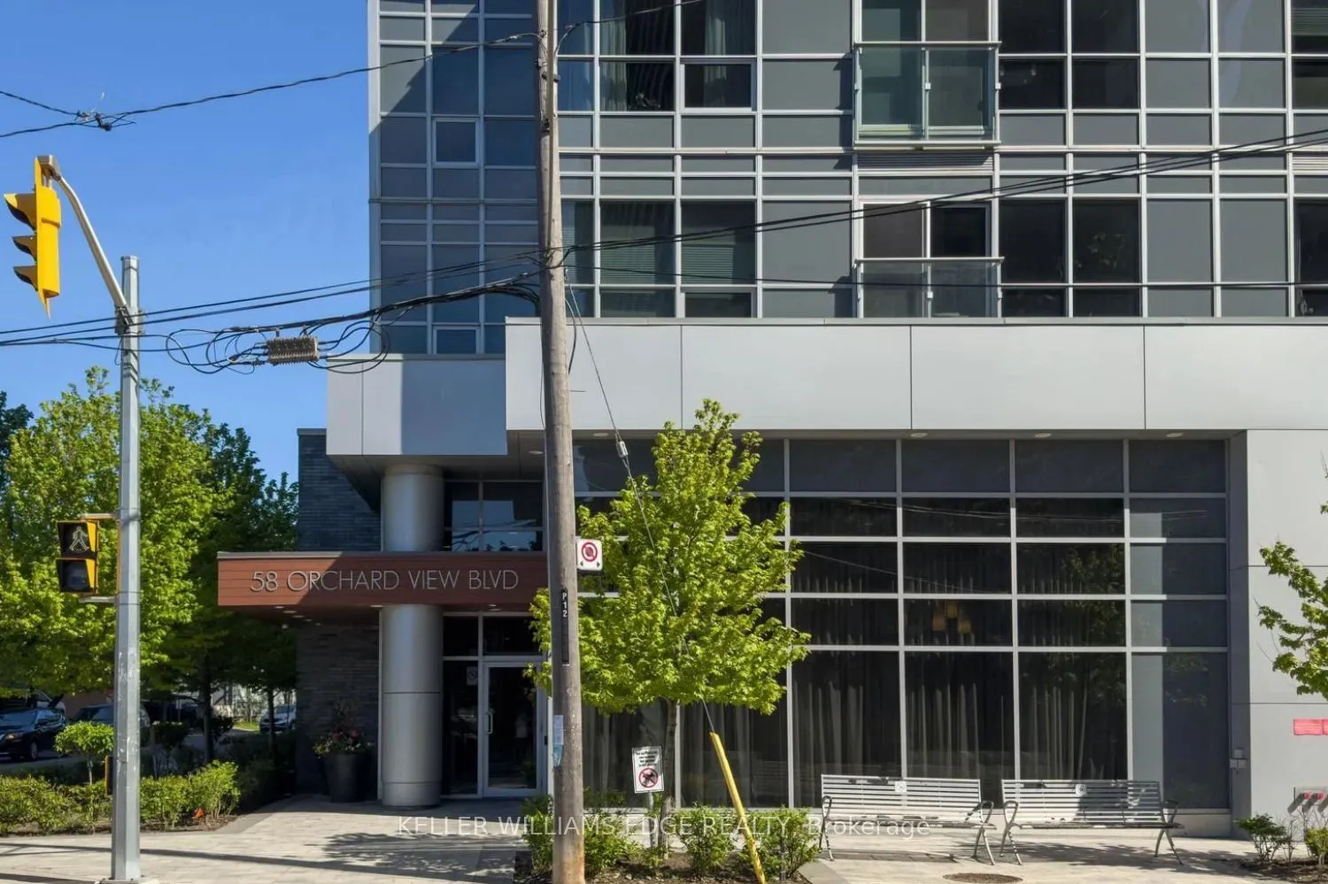 58 Orchard View Boulevard #707