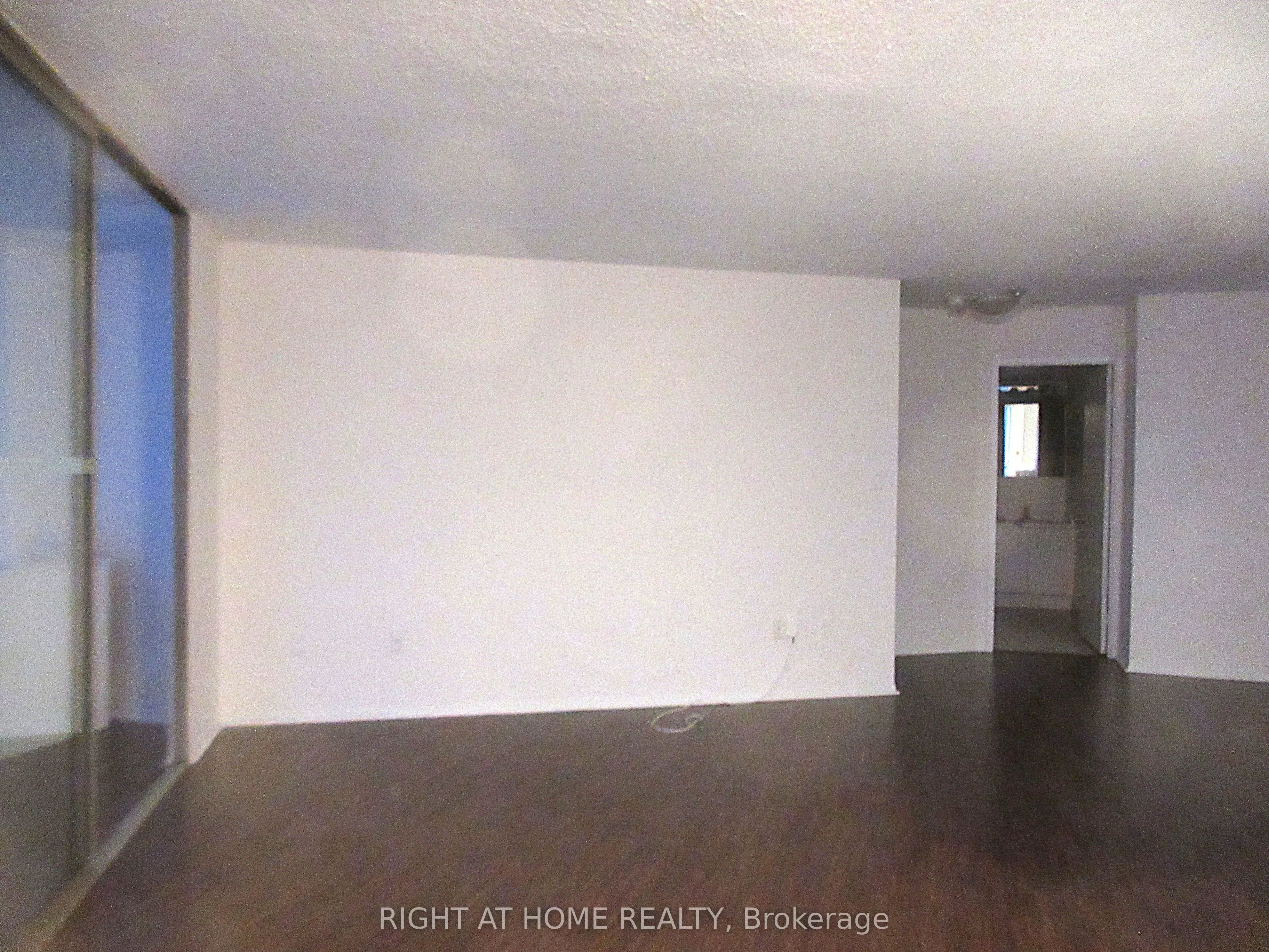 270 Queens Quay W #2702