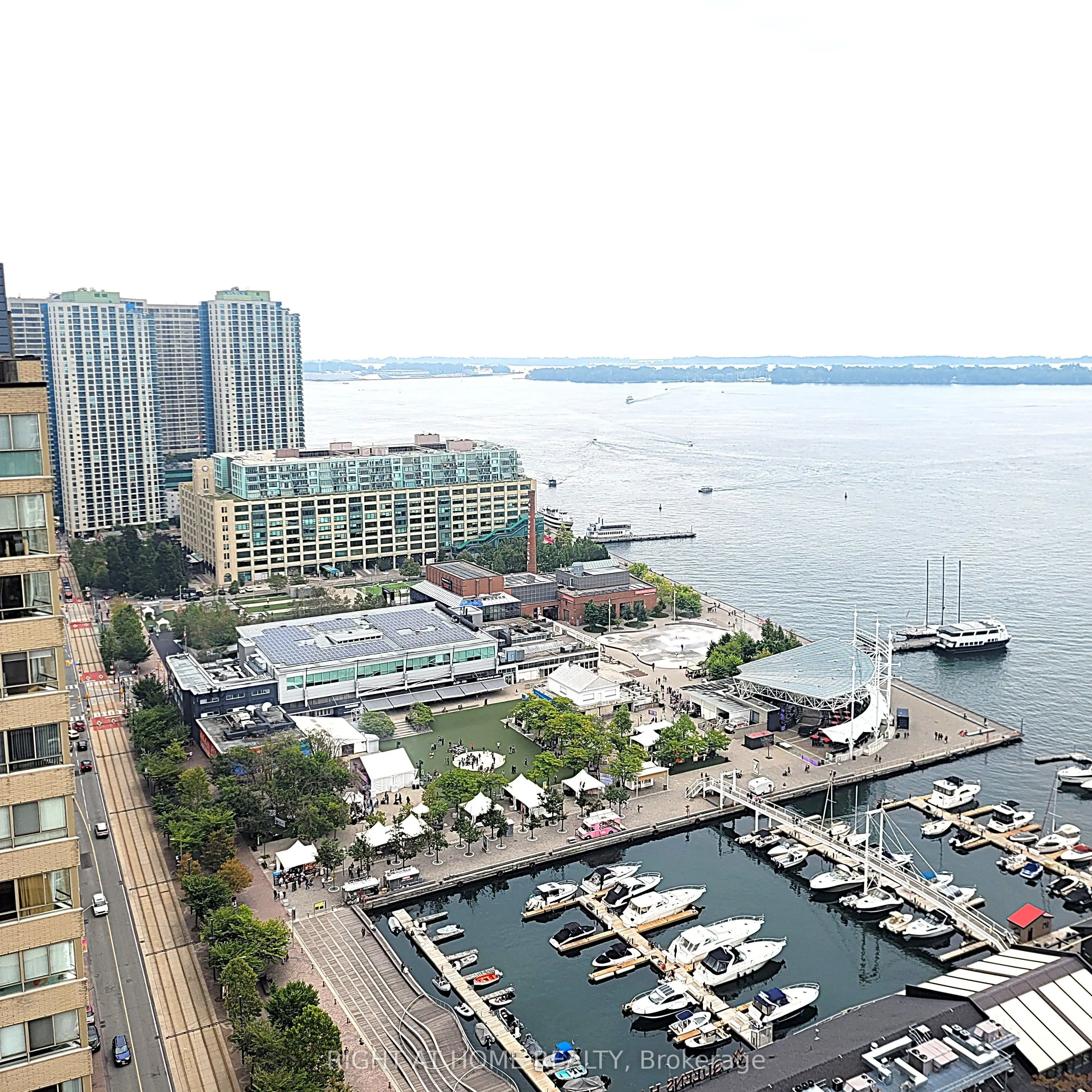 270 Queens Quay W #2702