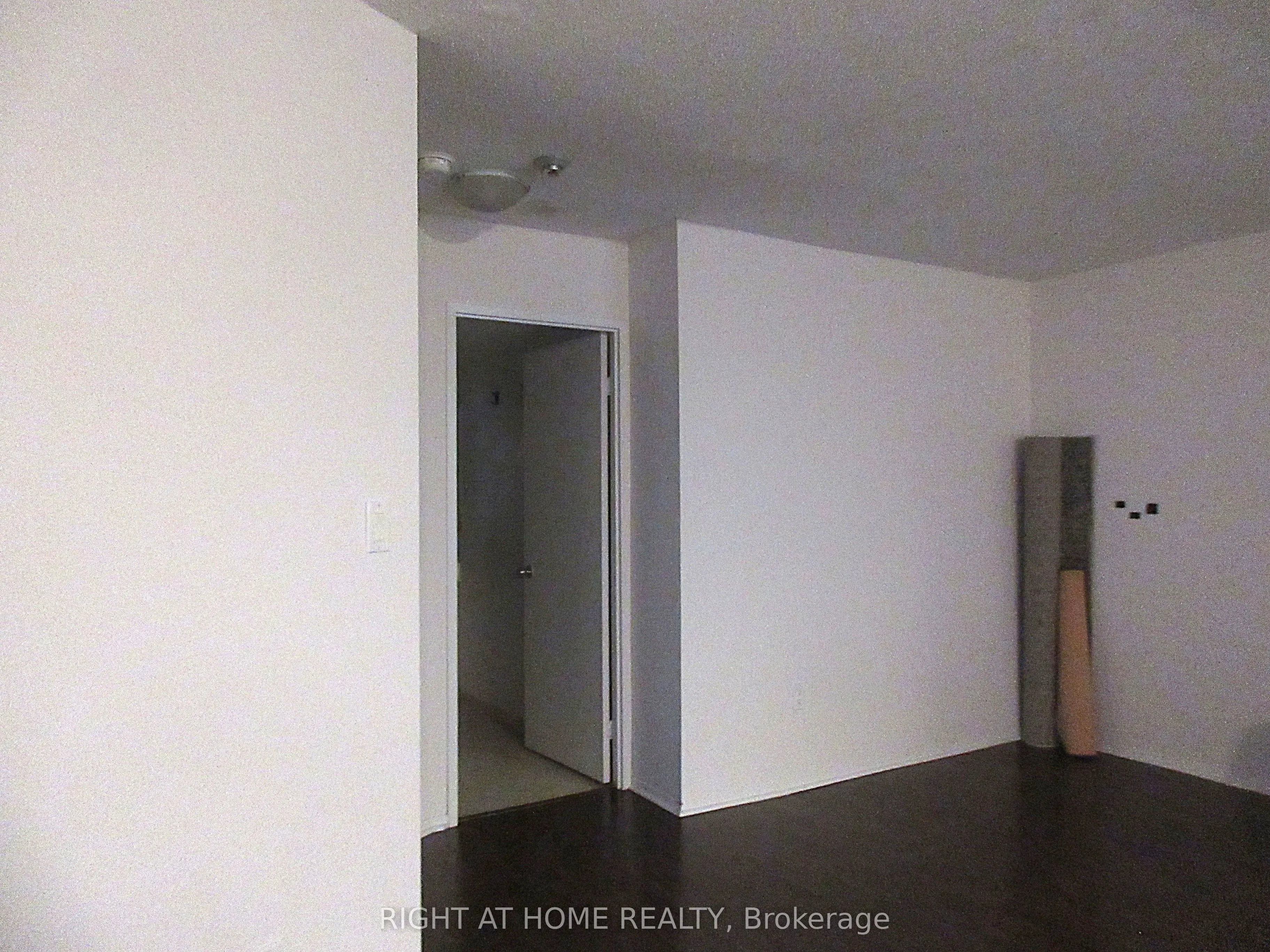 270 Queens Quay W #2702