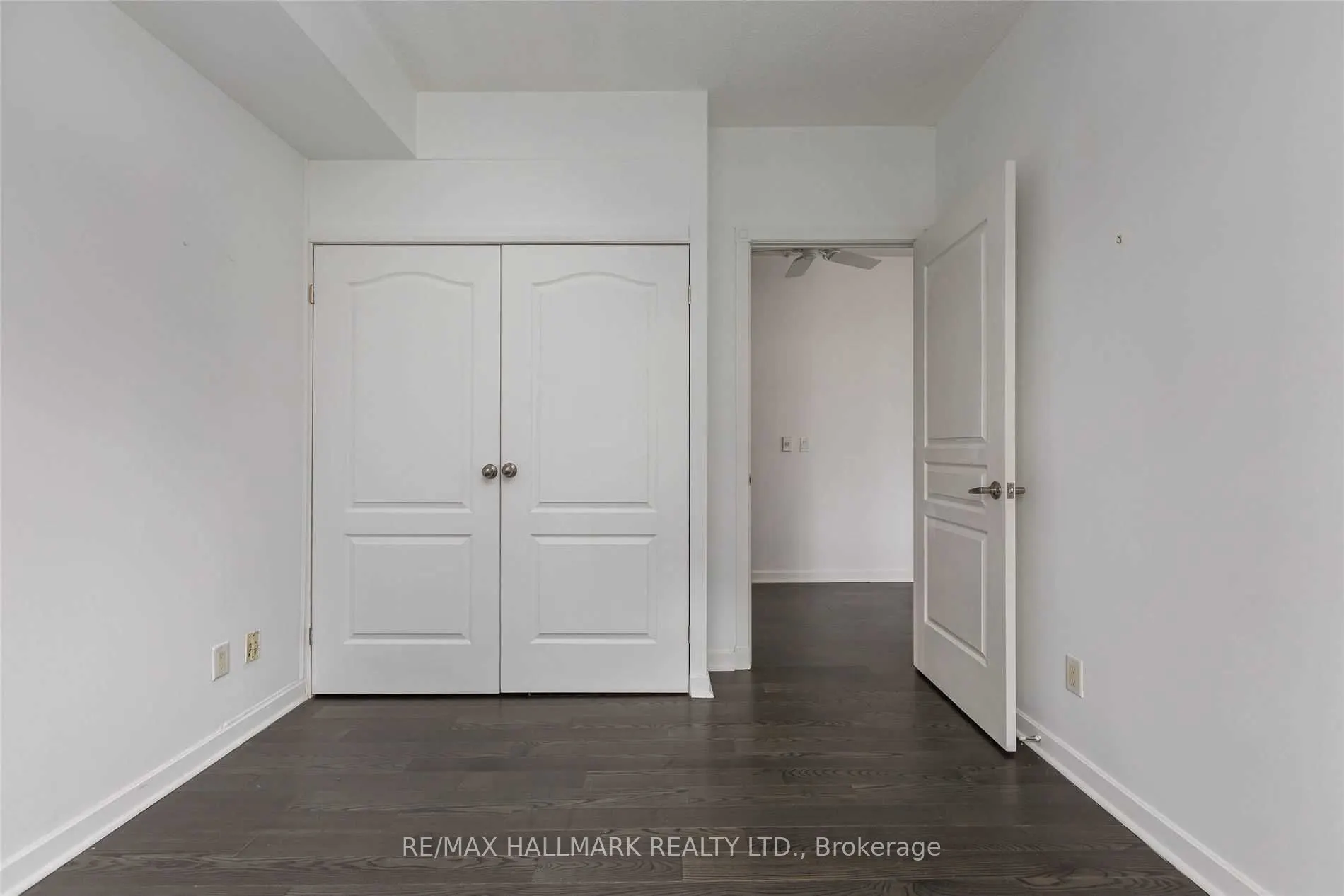 438 Richmond Street W #215