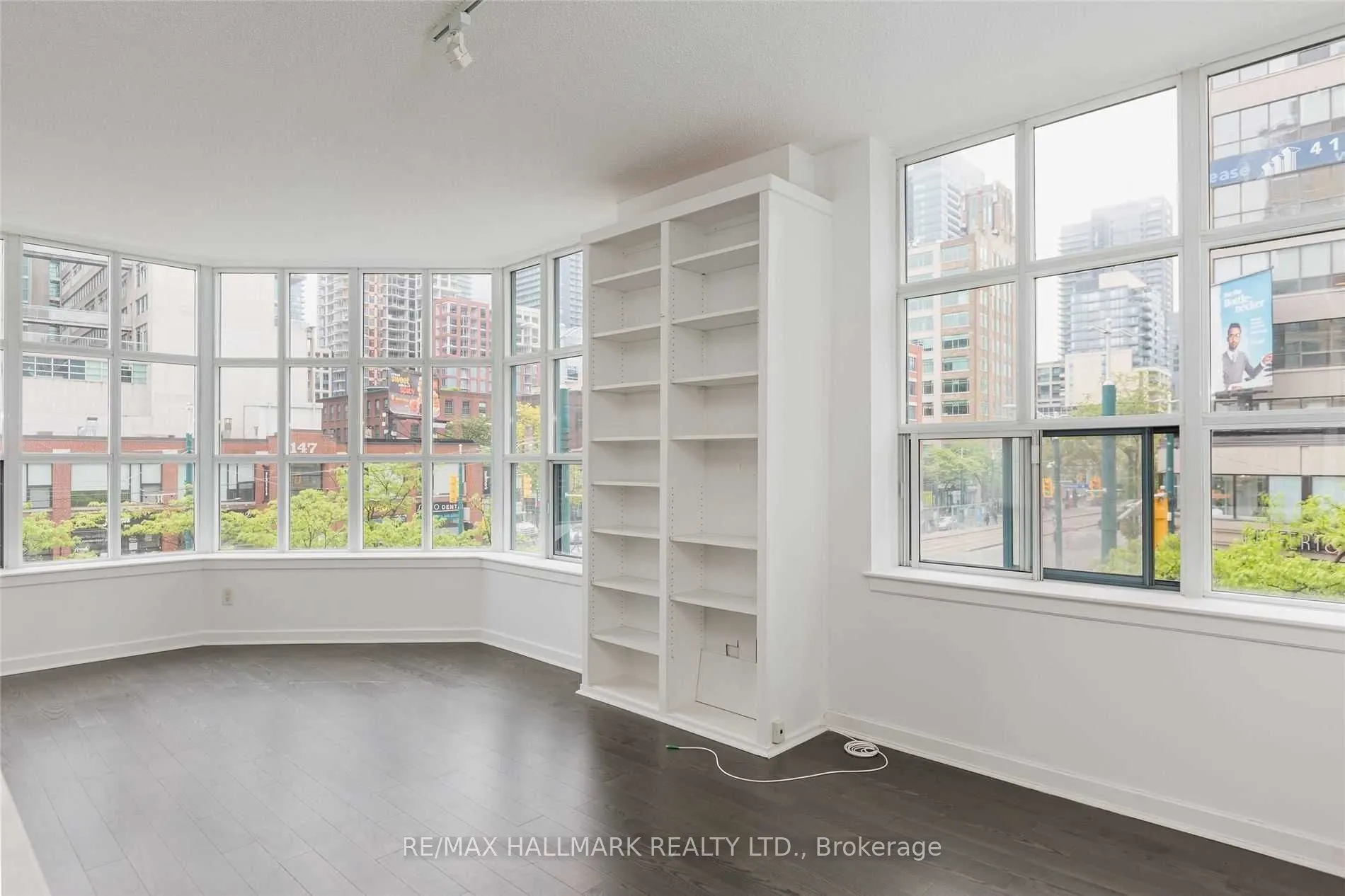 438 Richmond Street W #215