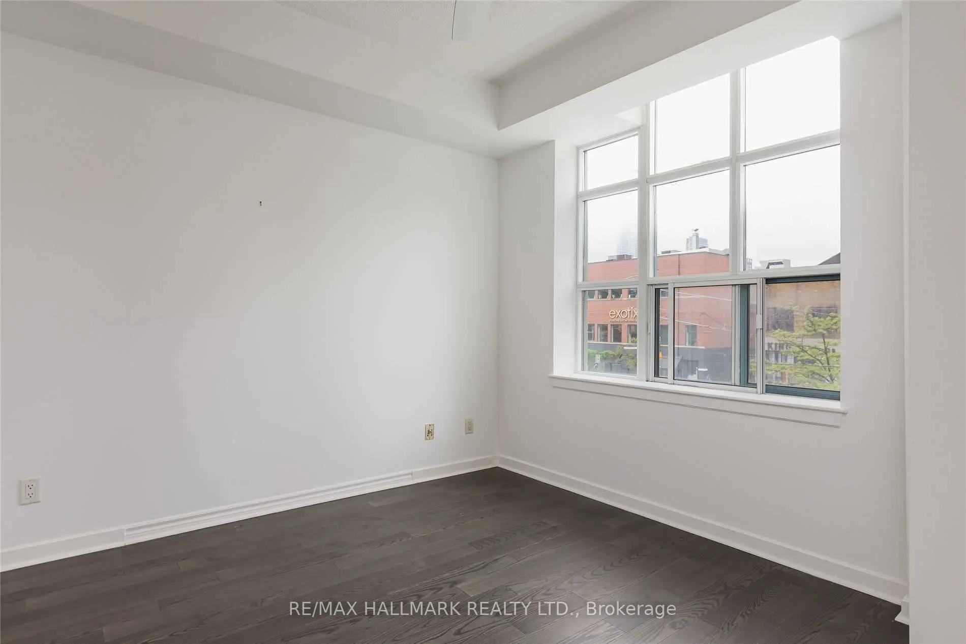438 Richmond Street W #215