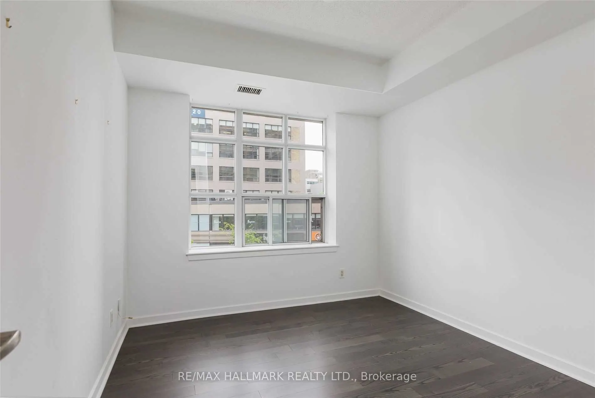 438 Richmond Street W #215