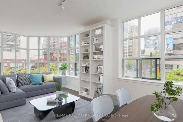 438 Richmond Street W #215