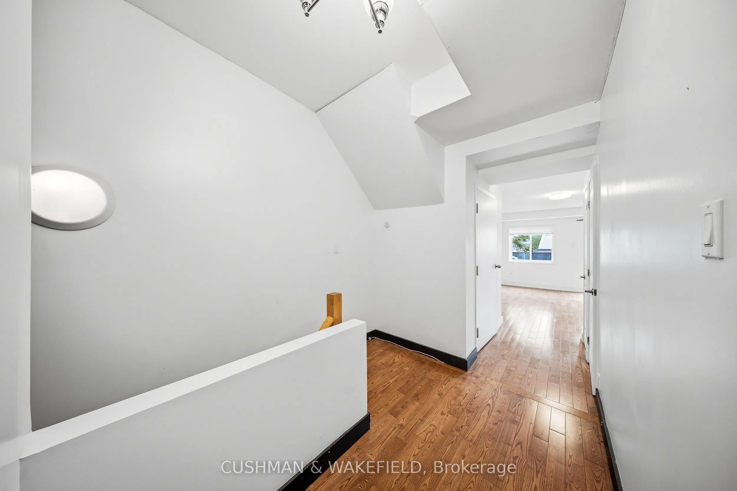 693 Queen Street W