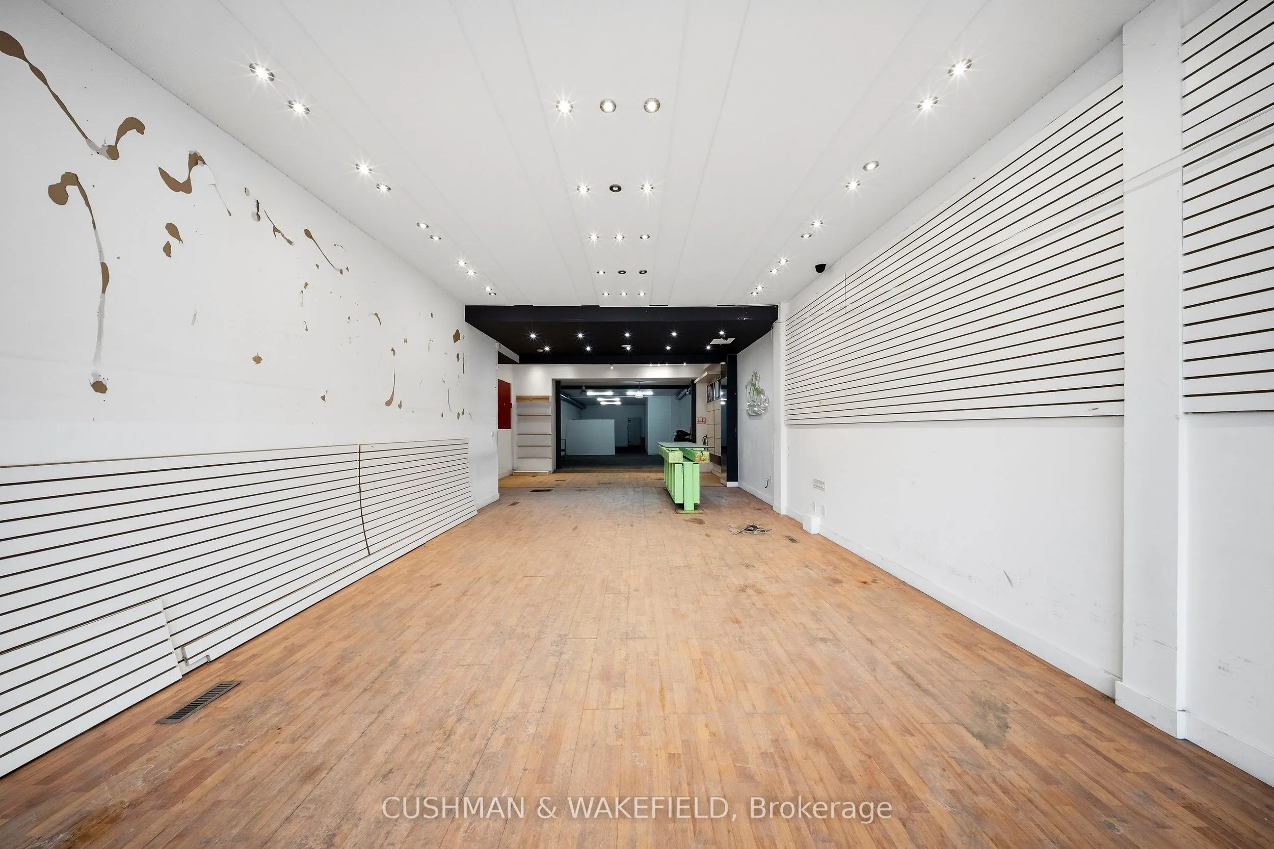 693 Queen Street W