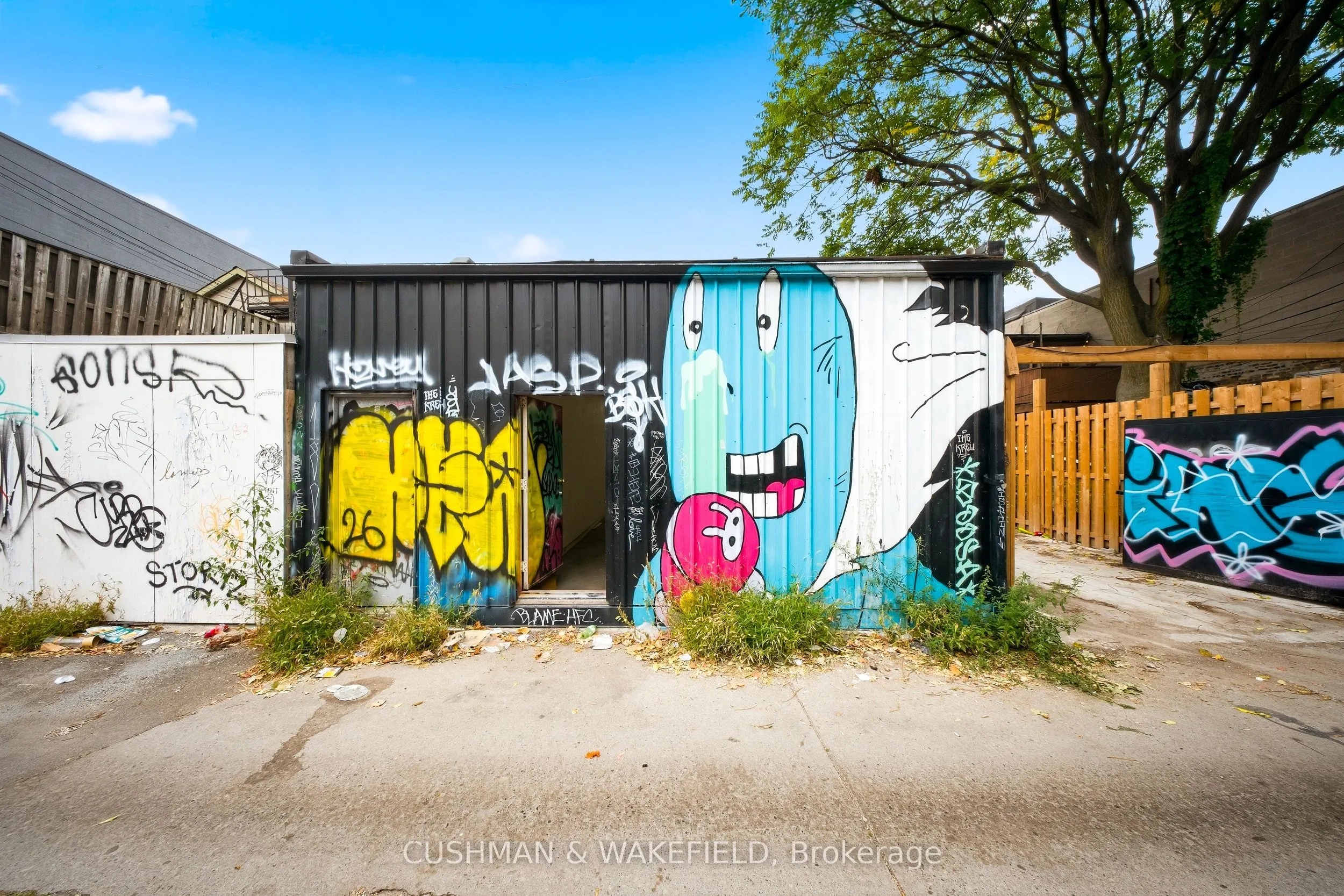 693 Queen Street W
