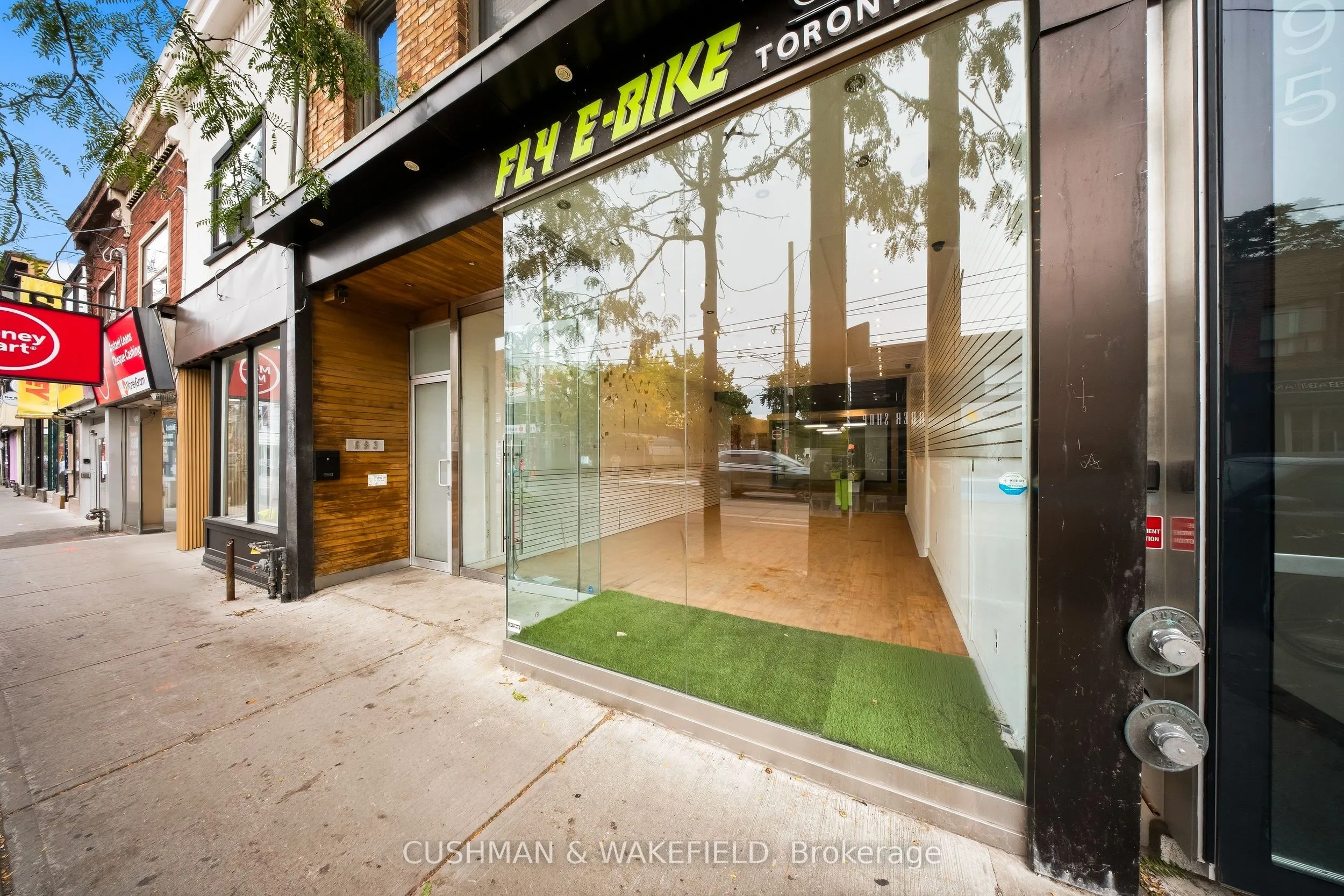 693 Queen Street W