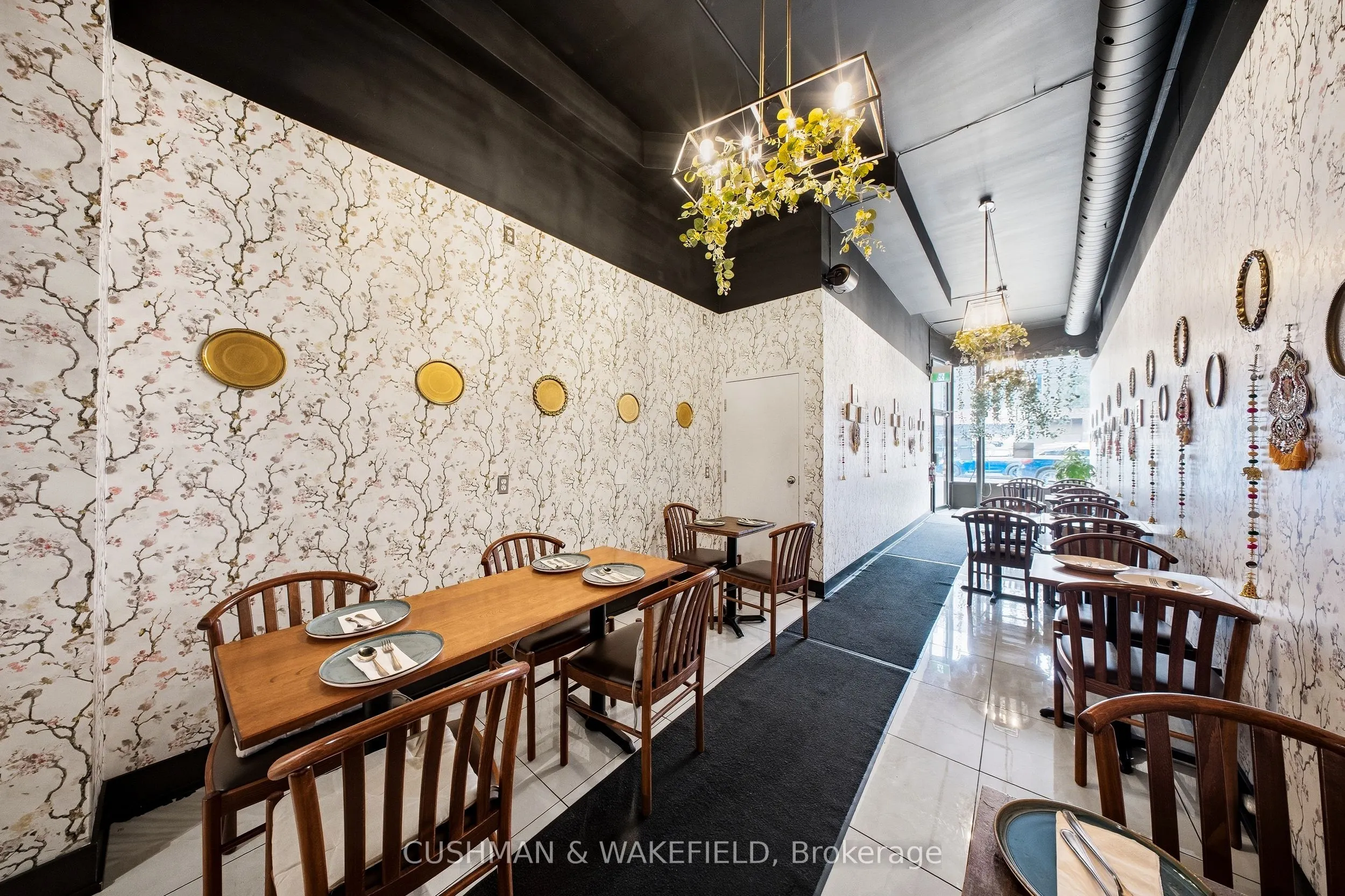 507 Queen Street W
