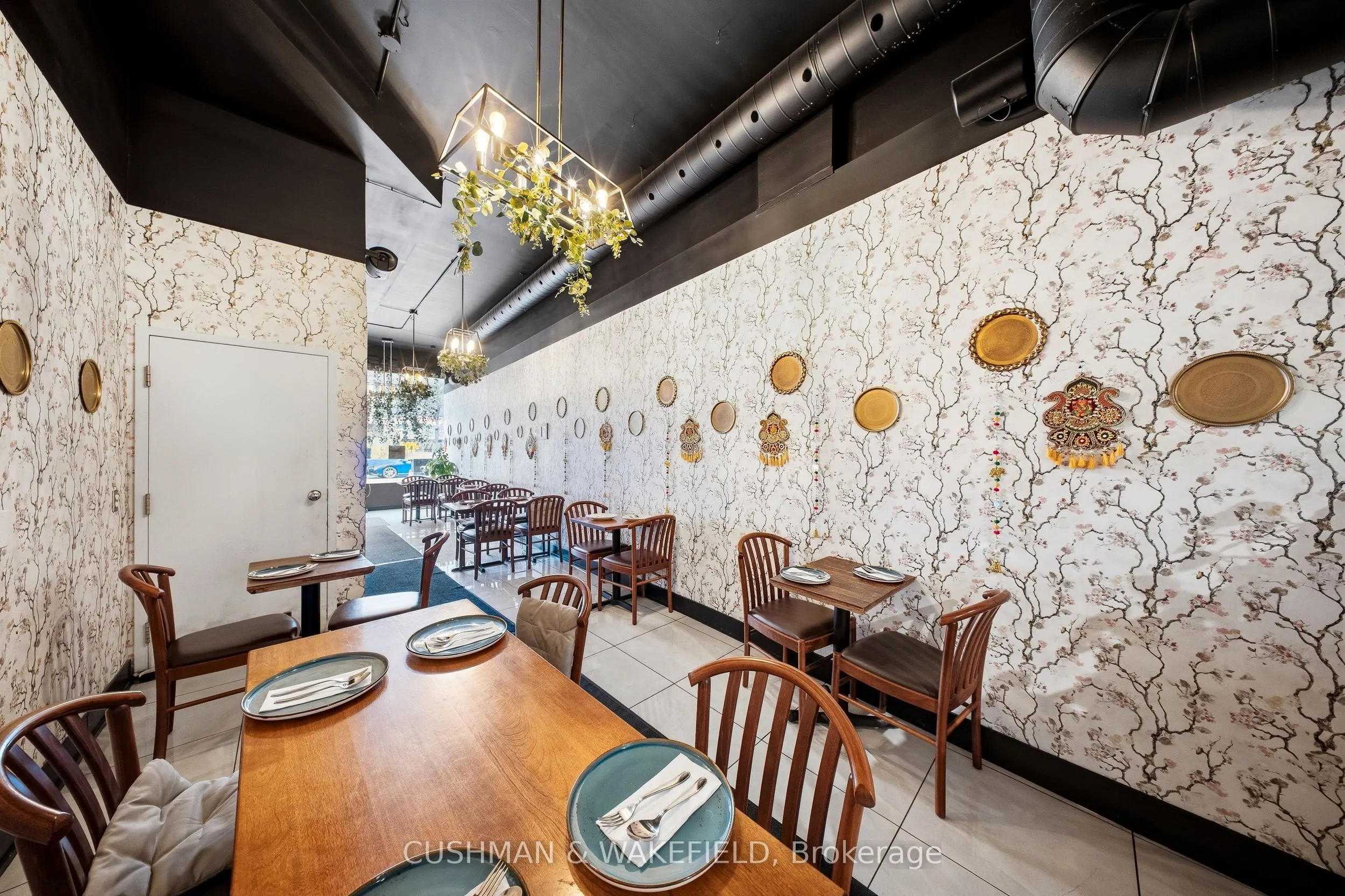 507 Queen Street W