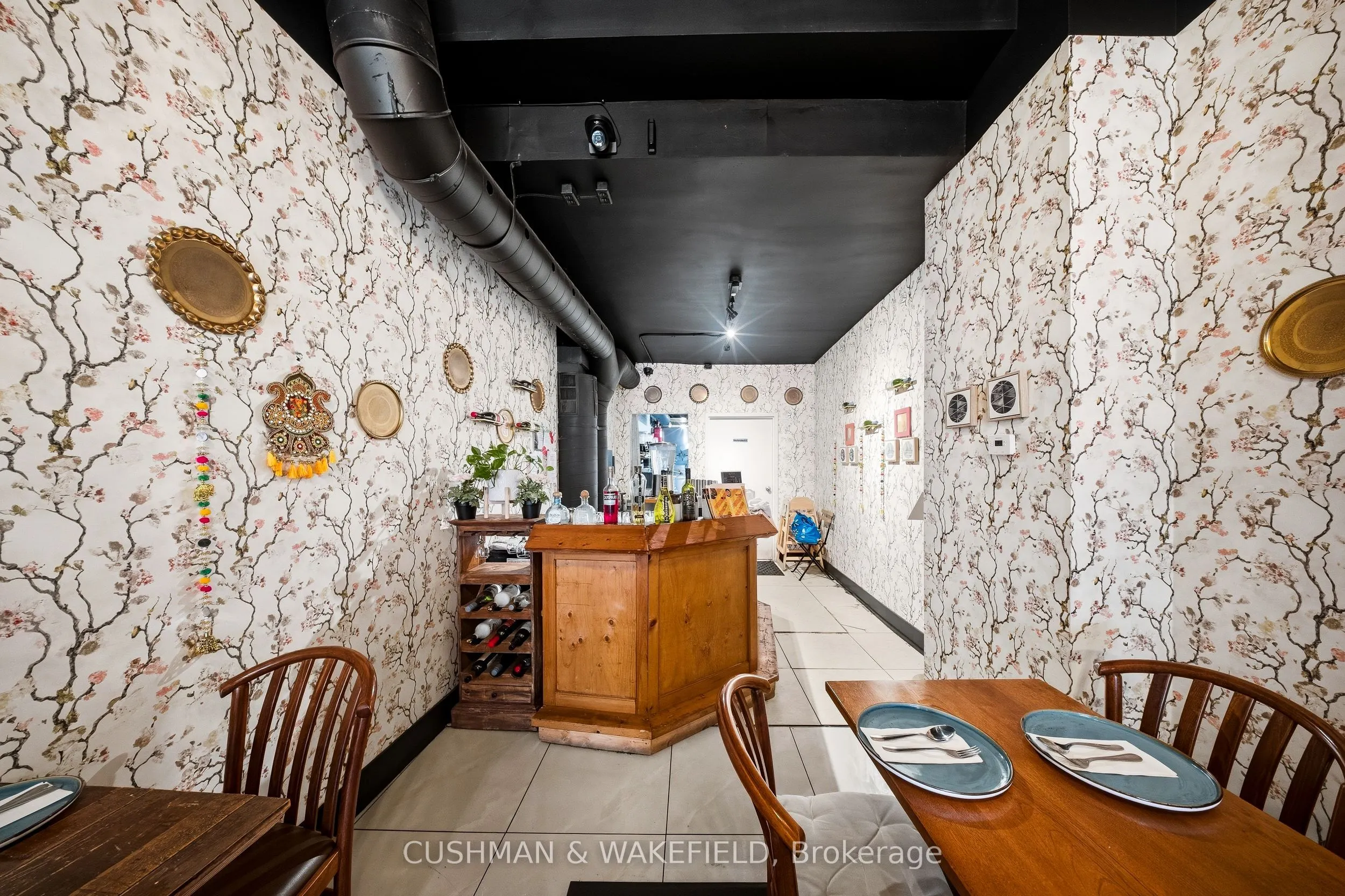 507 Queen Street W