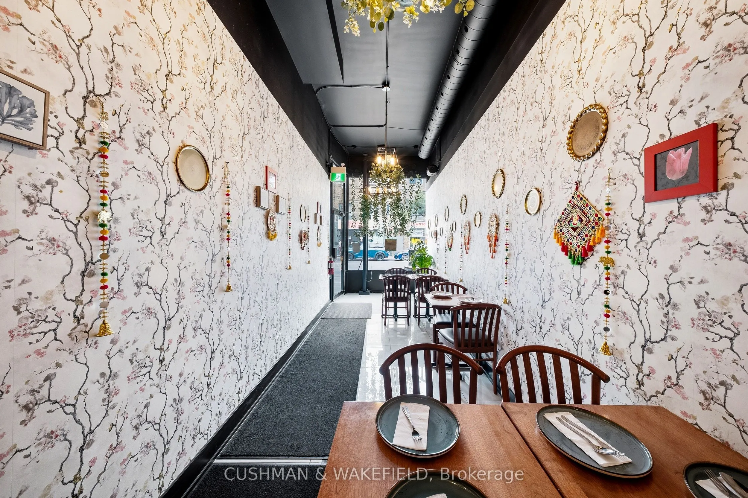 507 Queen Street W