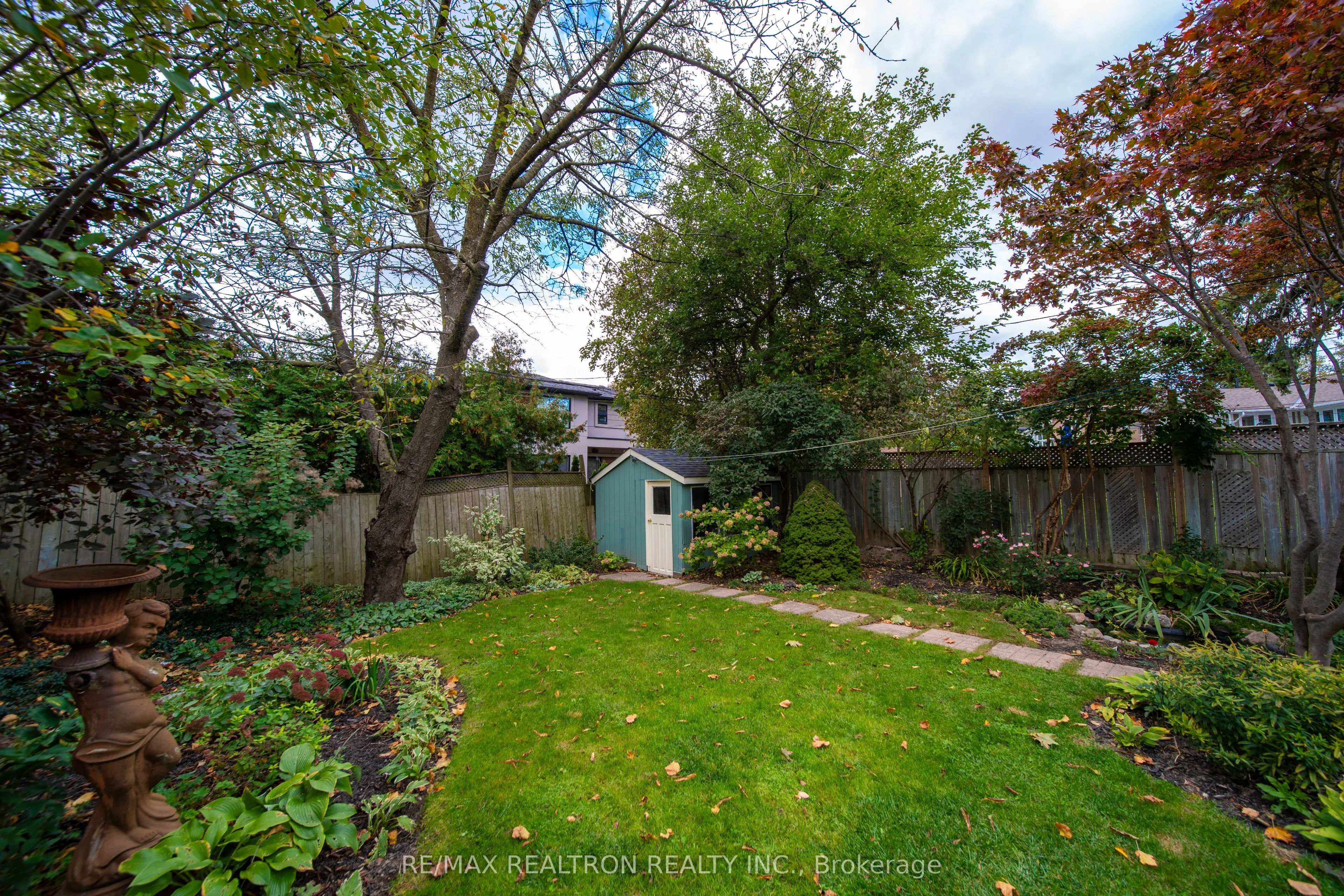 79 Paperbirch Drive