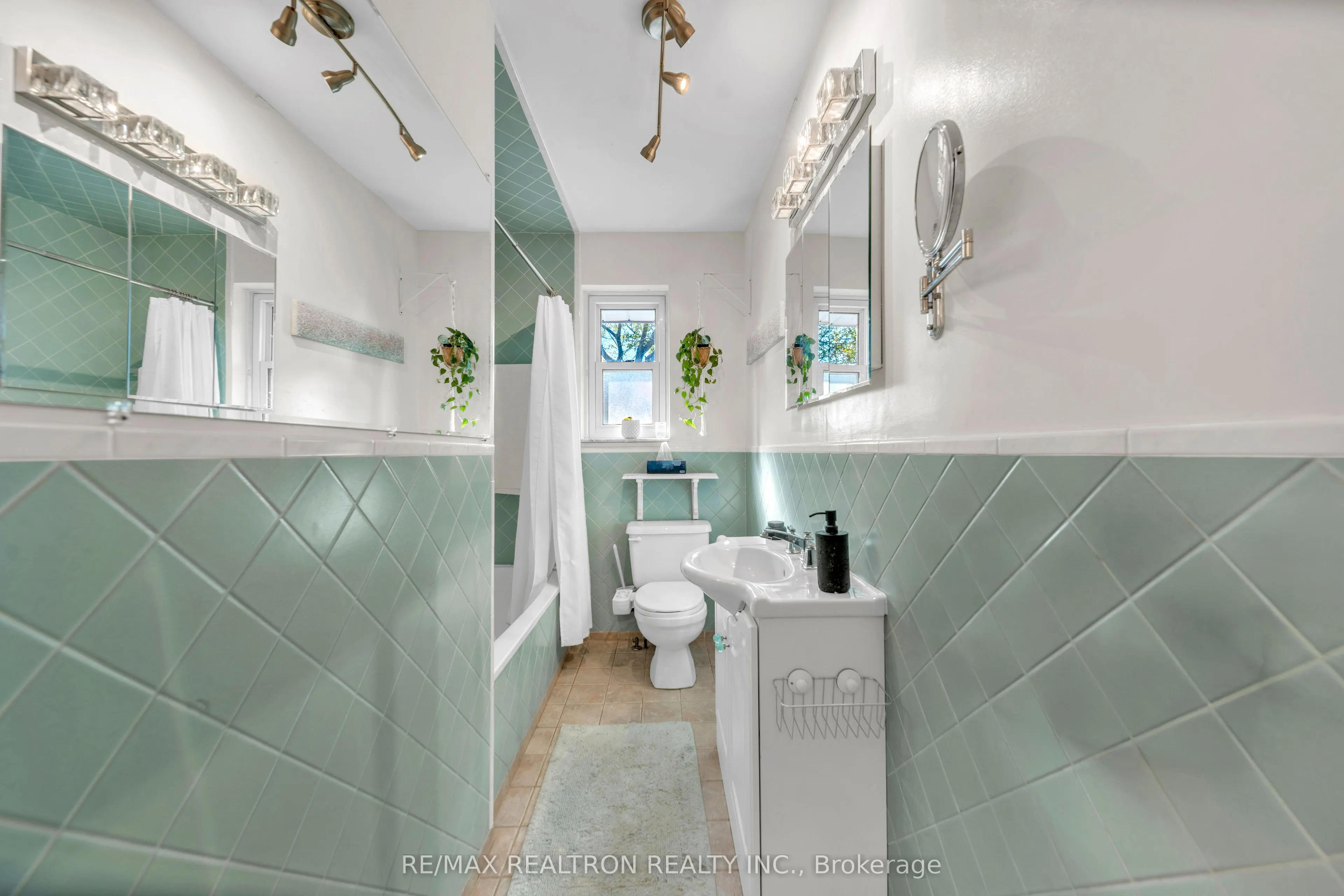 79 Paperbirch Drive