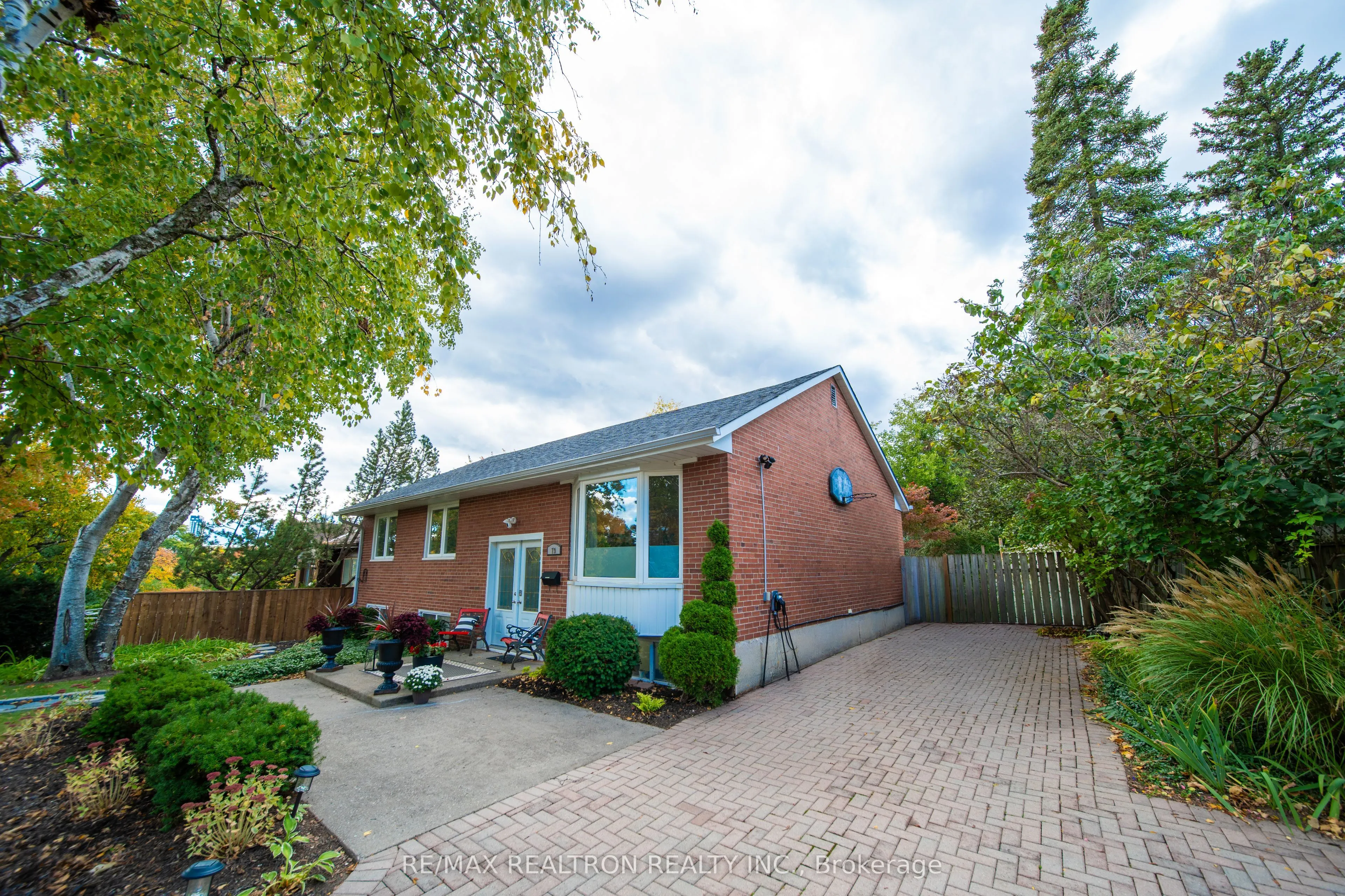 79 Paperbirch Drive