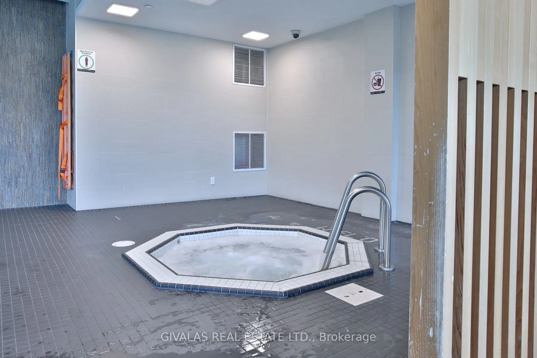 30 Herons Hill Way #2110