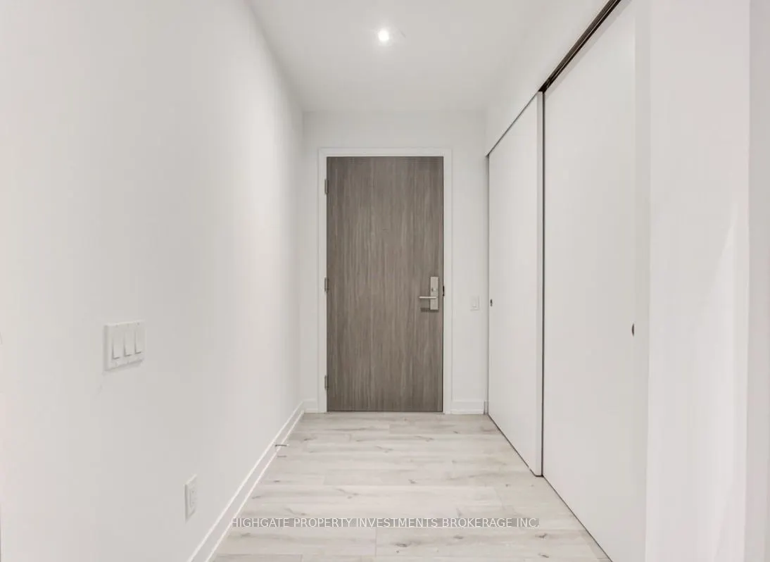 161 Roehampton Avenue #228