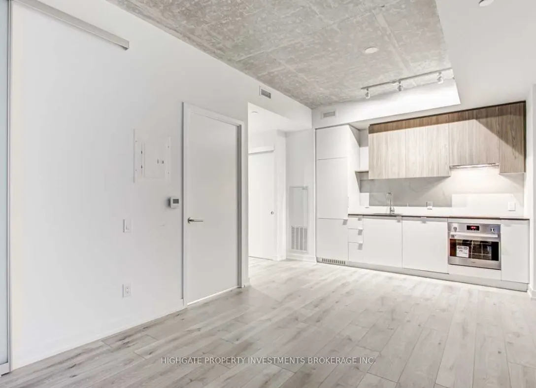 161 Roehampton Avenue #228