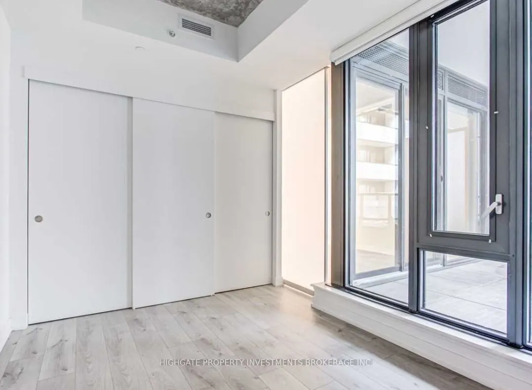 161 Roehampton Avenue #228