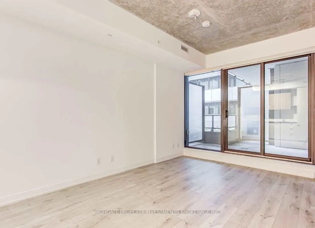 161 Roehampton Avenue #228