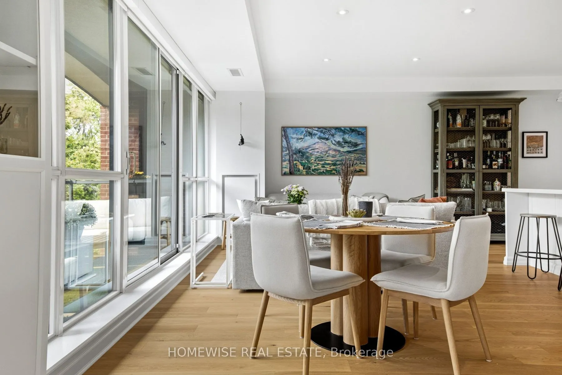 11 Soho Street #403