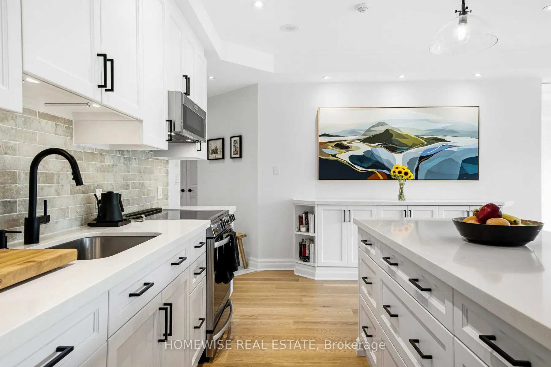 11 Soho Street #403