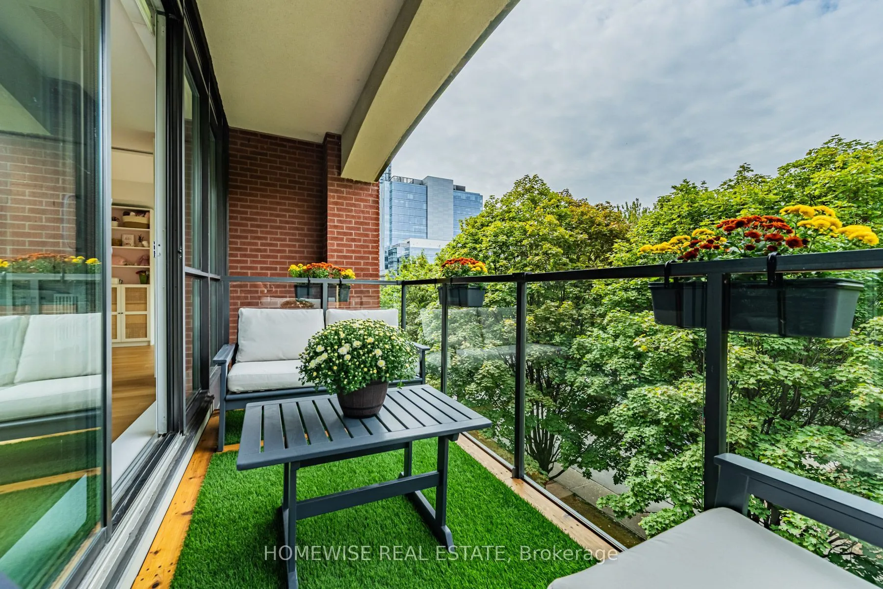 11 Soho Street #403