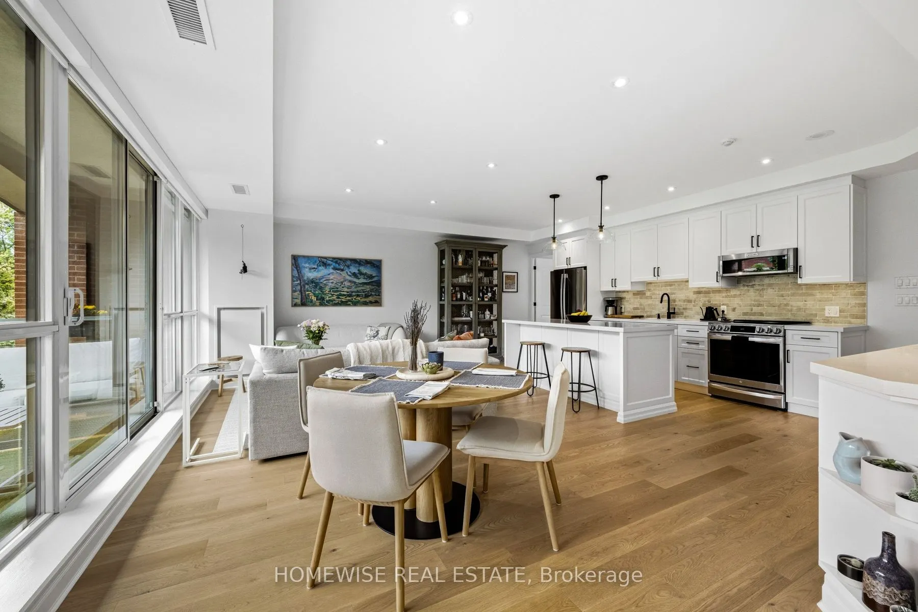 11 Soho Street #403