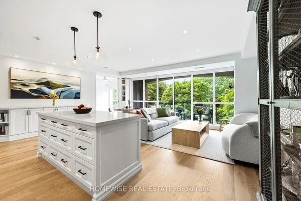11 Soho Street #403