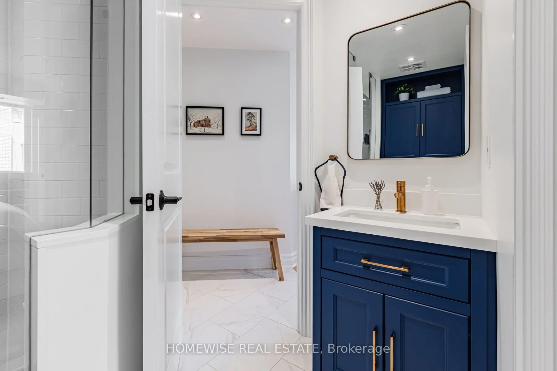 11 Soho Street #403