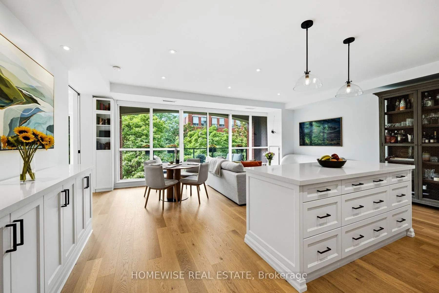 11 Soho Street #403