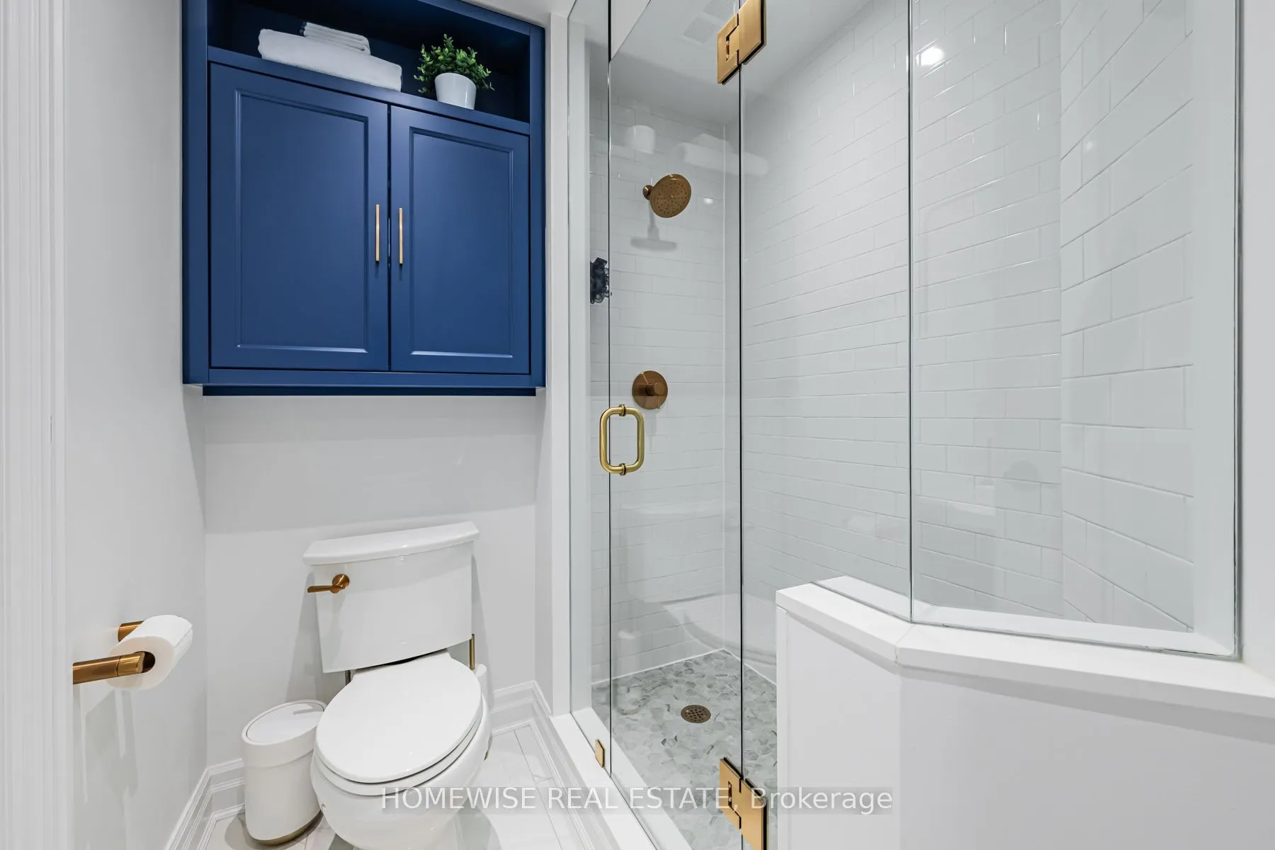 11 Soho Street #403