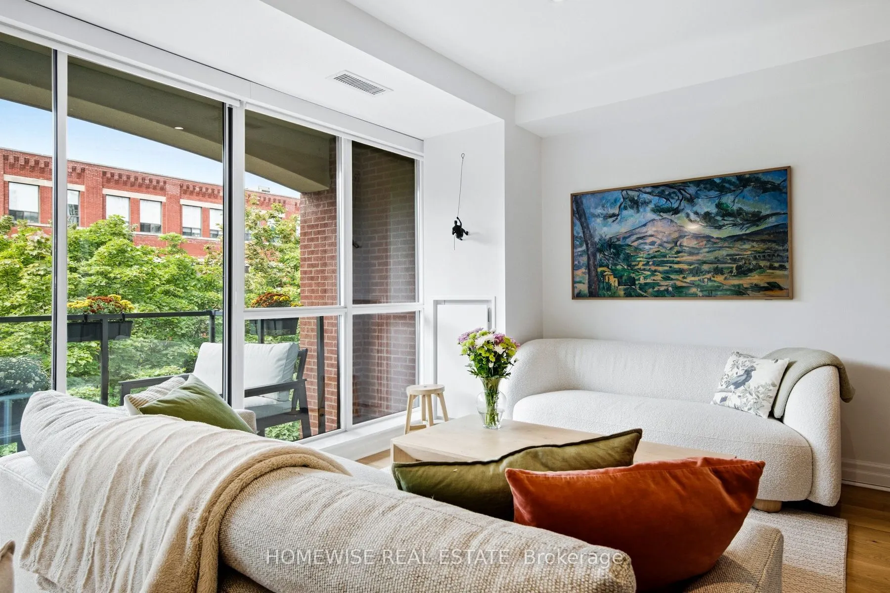 11 Soho Street #403